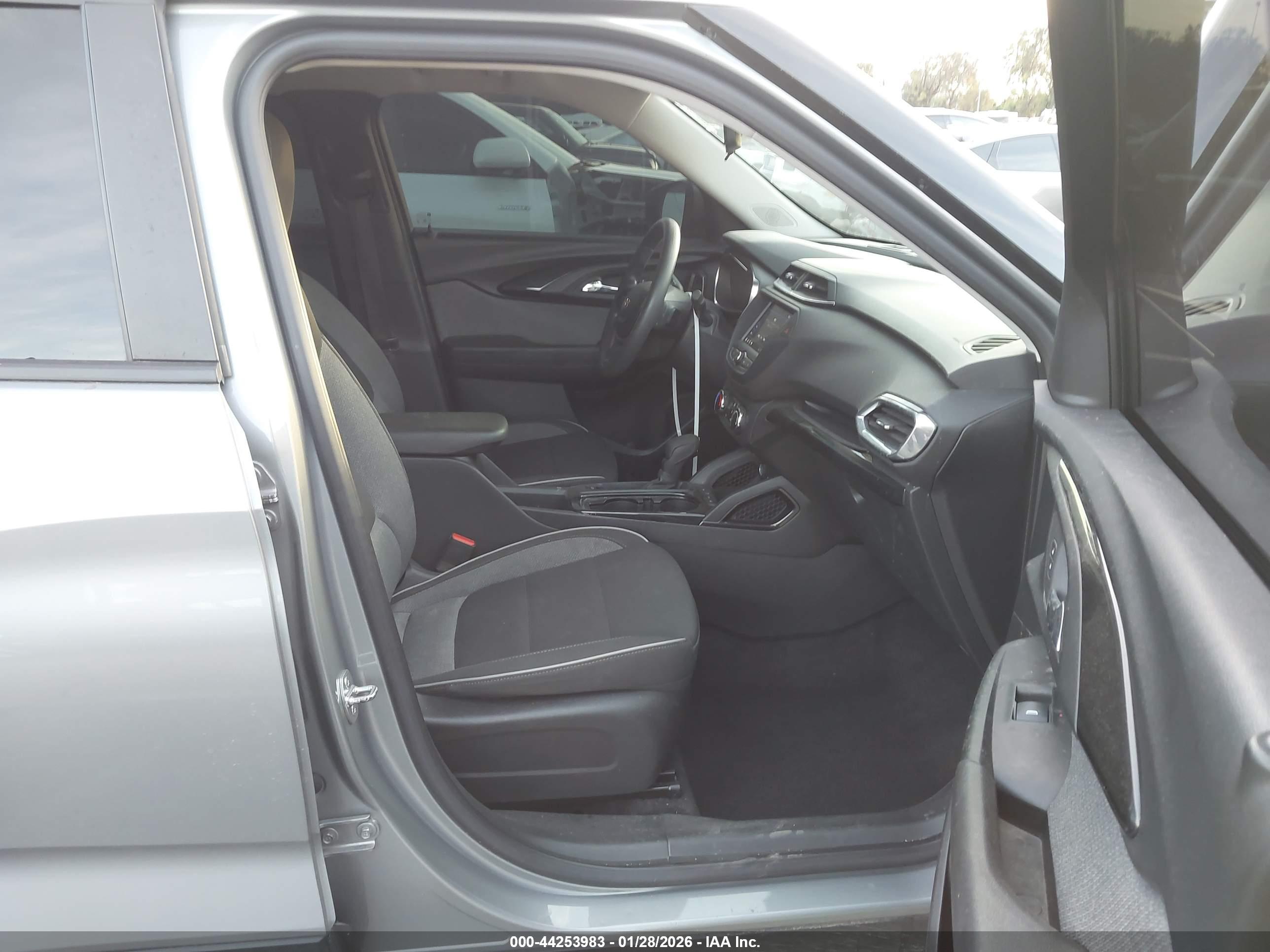CHEVROLET TRAILBLAZER image 5