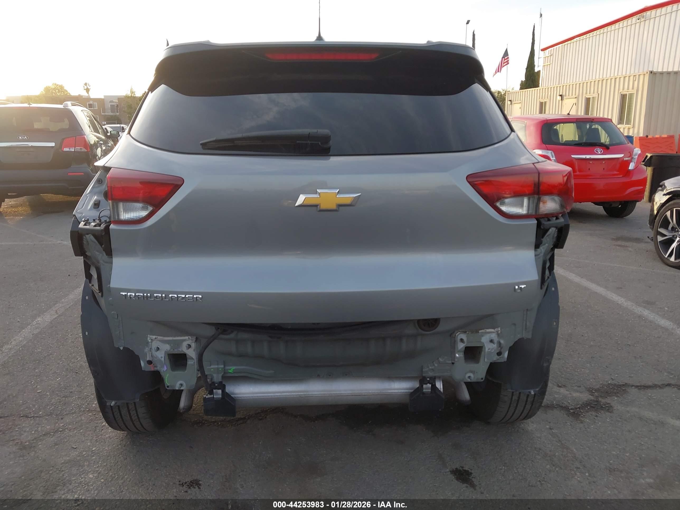 CHEVROLET TRAILBLAZER image 6