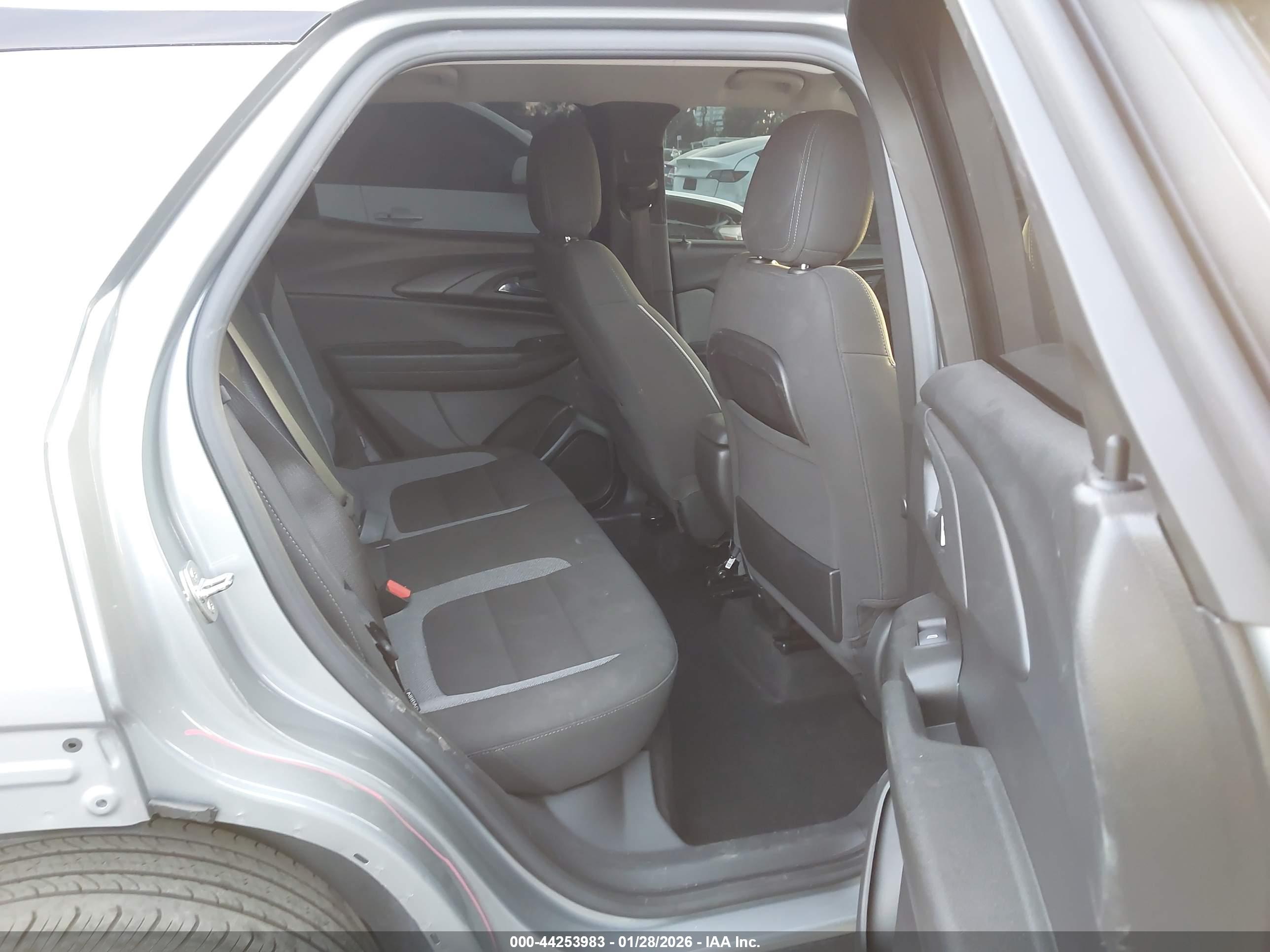 CHEVROLET TRAILBLAZER image 8