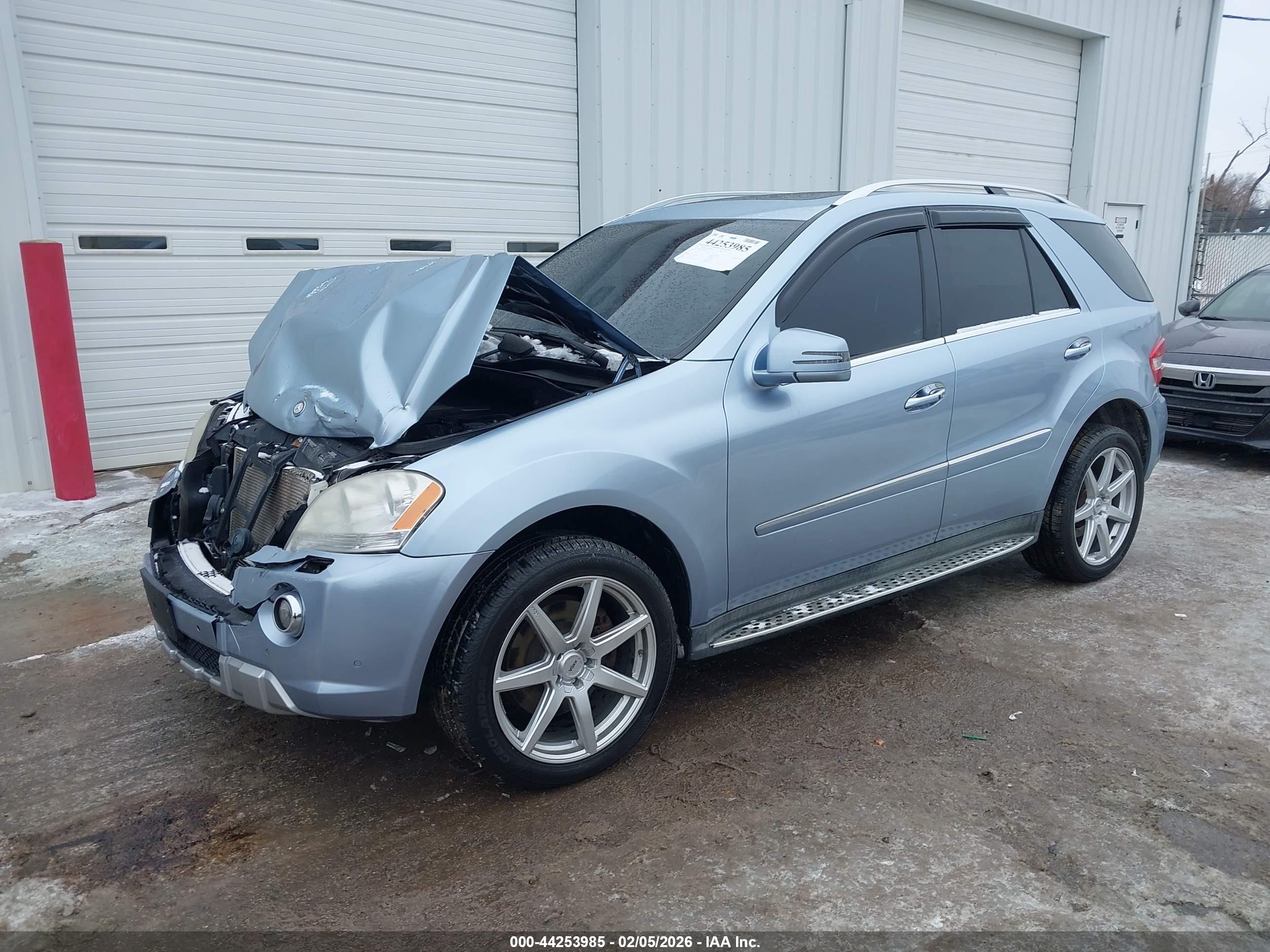 MERCEDES-BENZ ML image 2