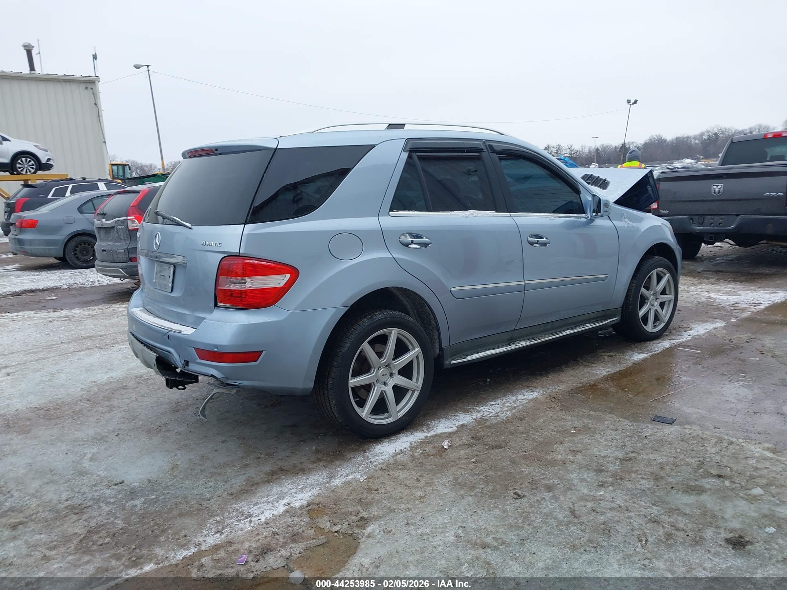 MERCEDES-BENZ ML image 4