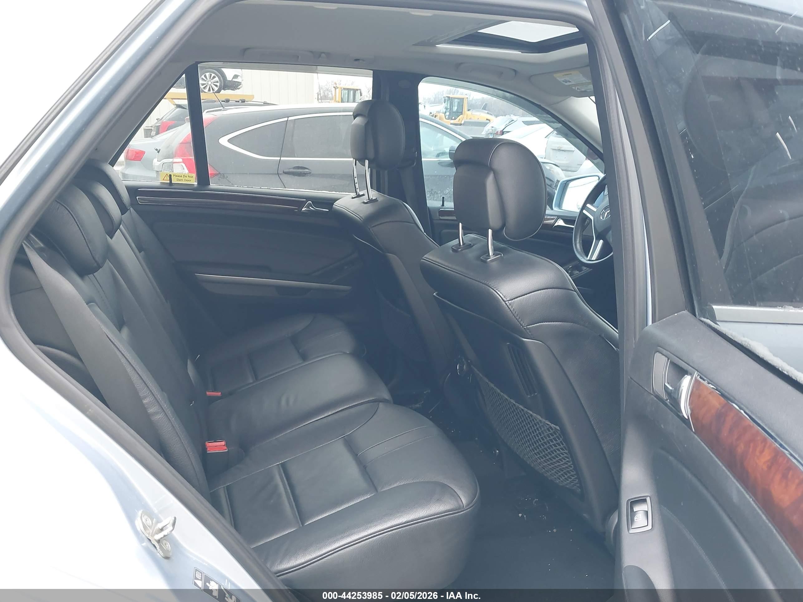 MERCEDES-BENZ ML image 8