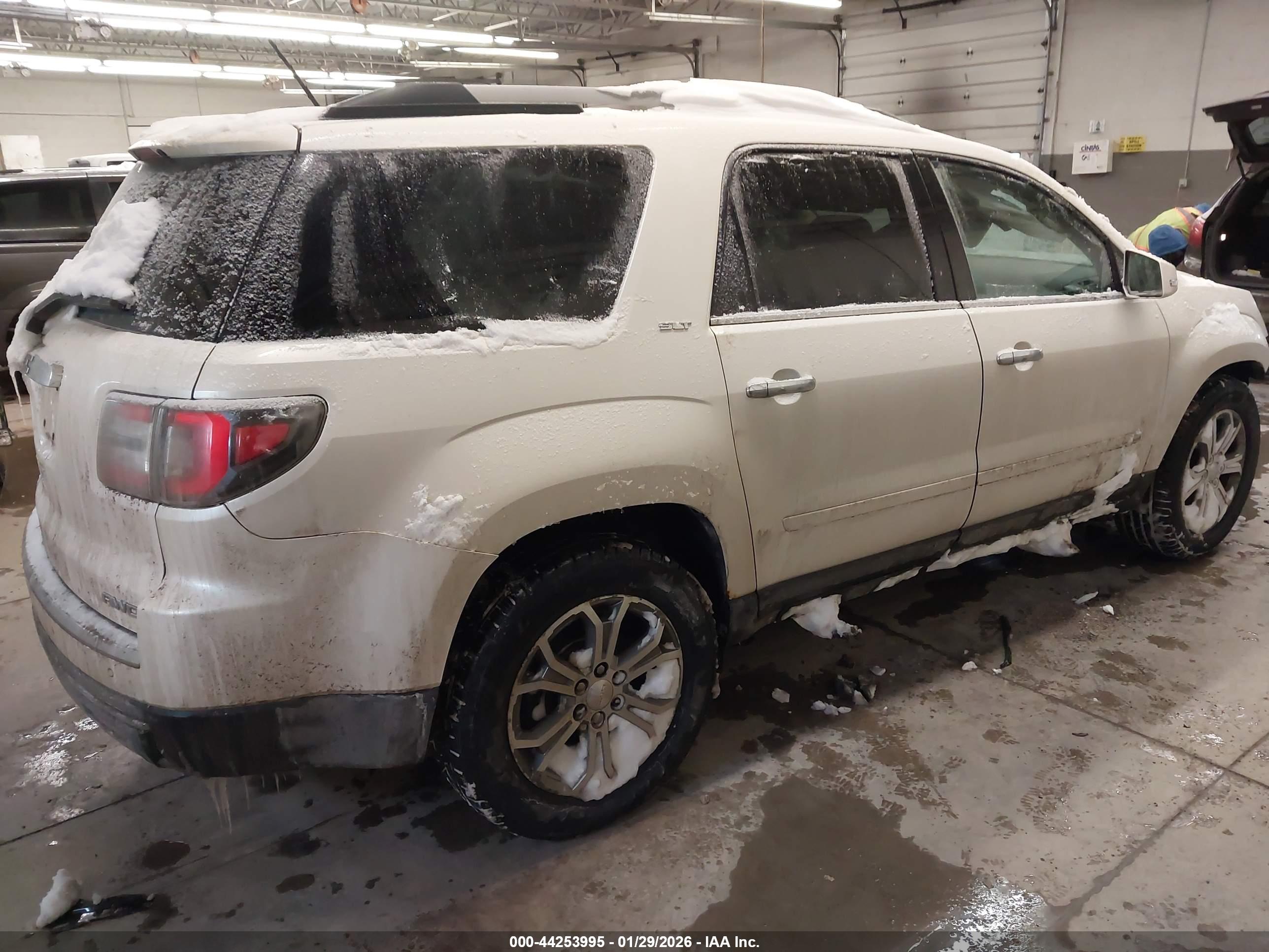 GMC ACADIA image 4