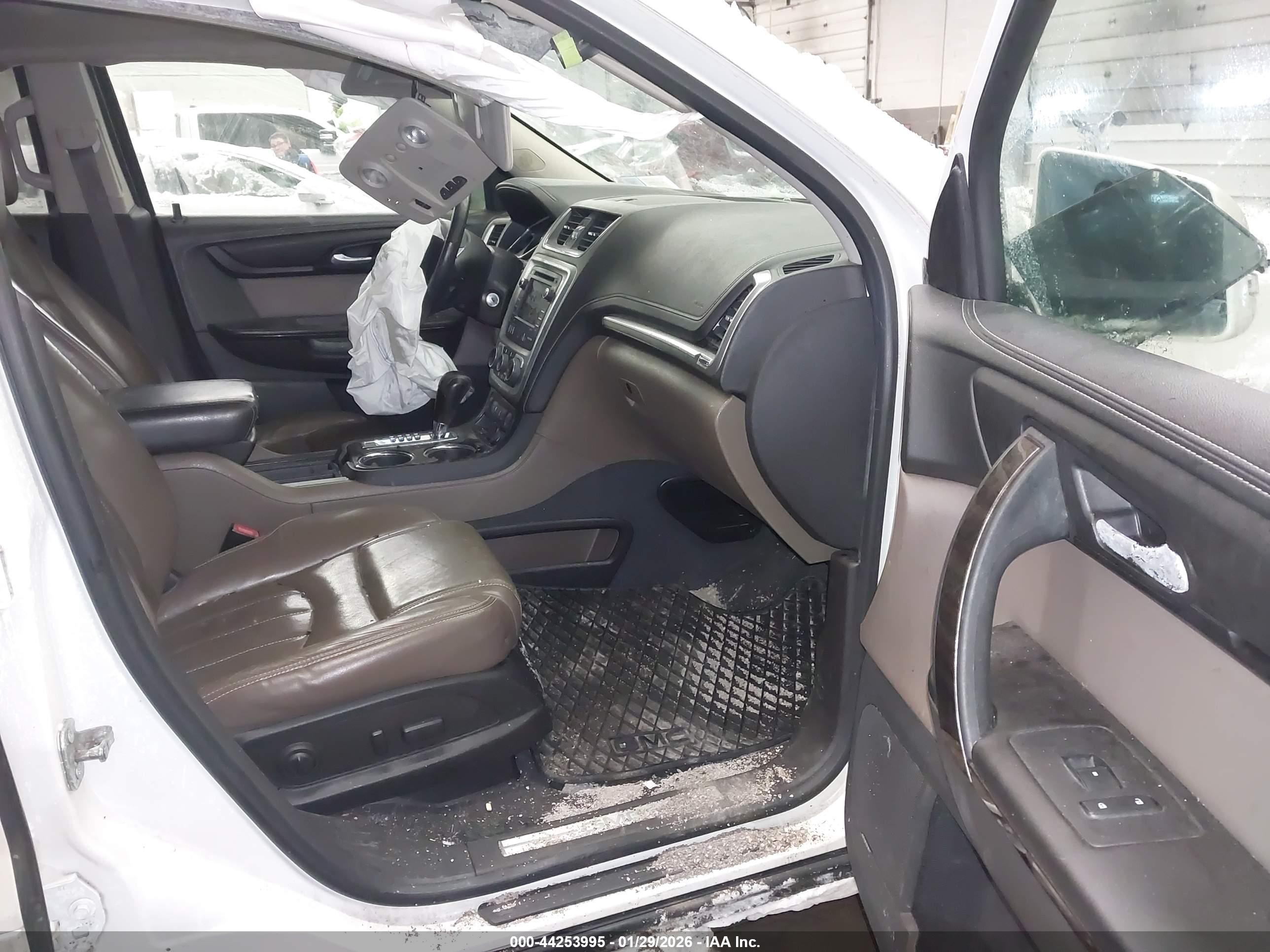 GMC ACADIA image 5