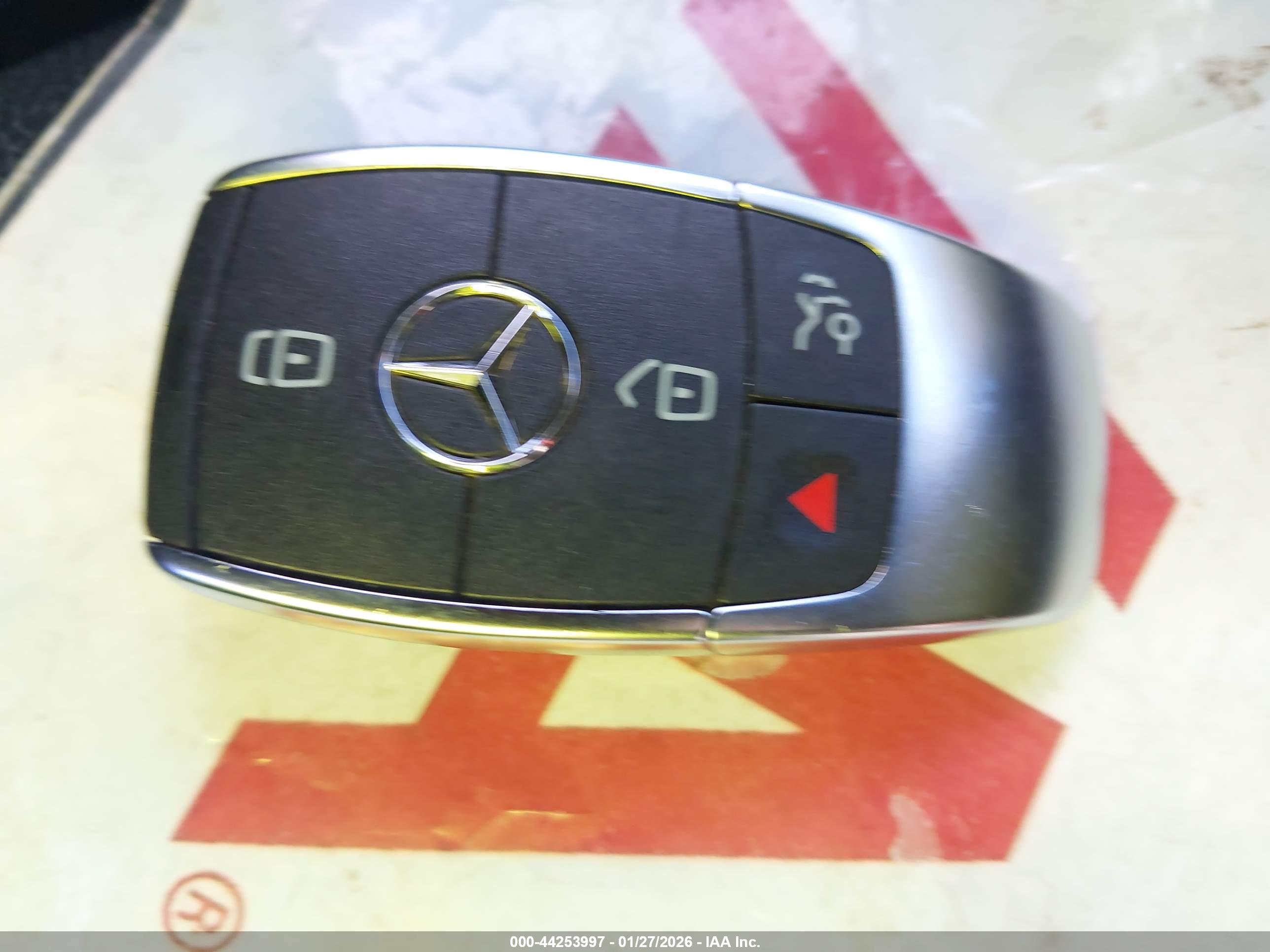 MERCEDES-BENZ EQB image 11