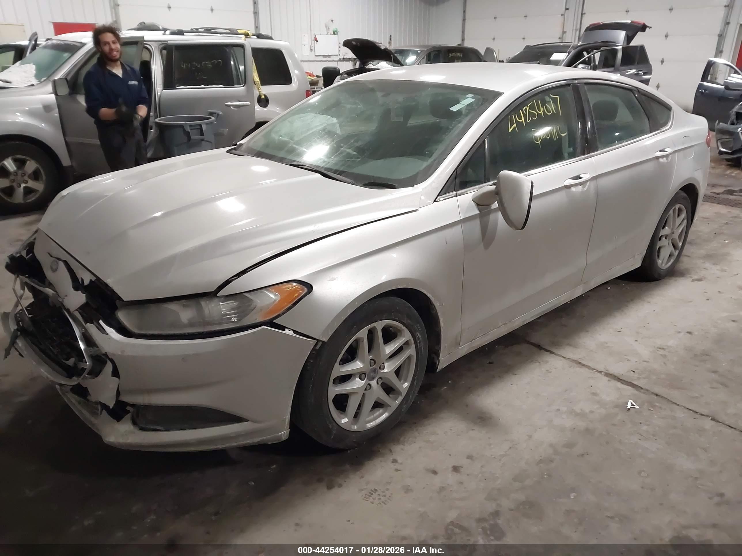 FORD FUSION image 2