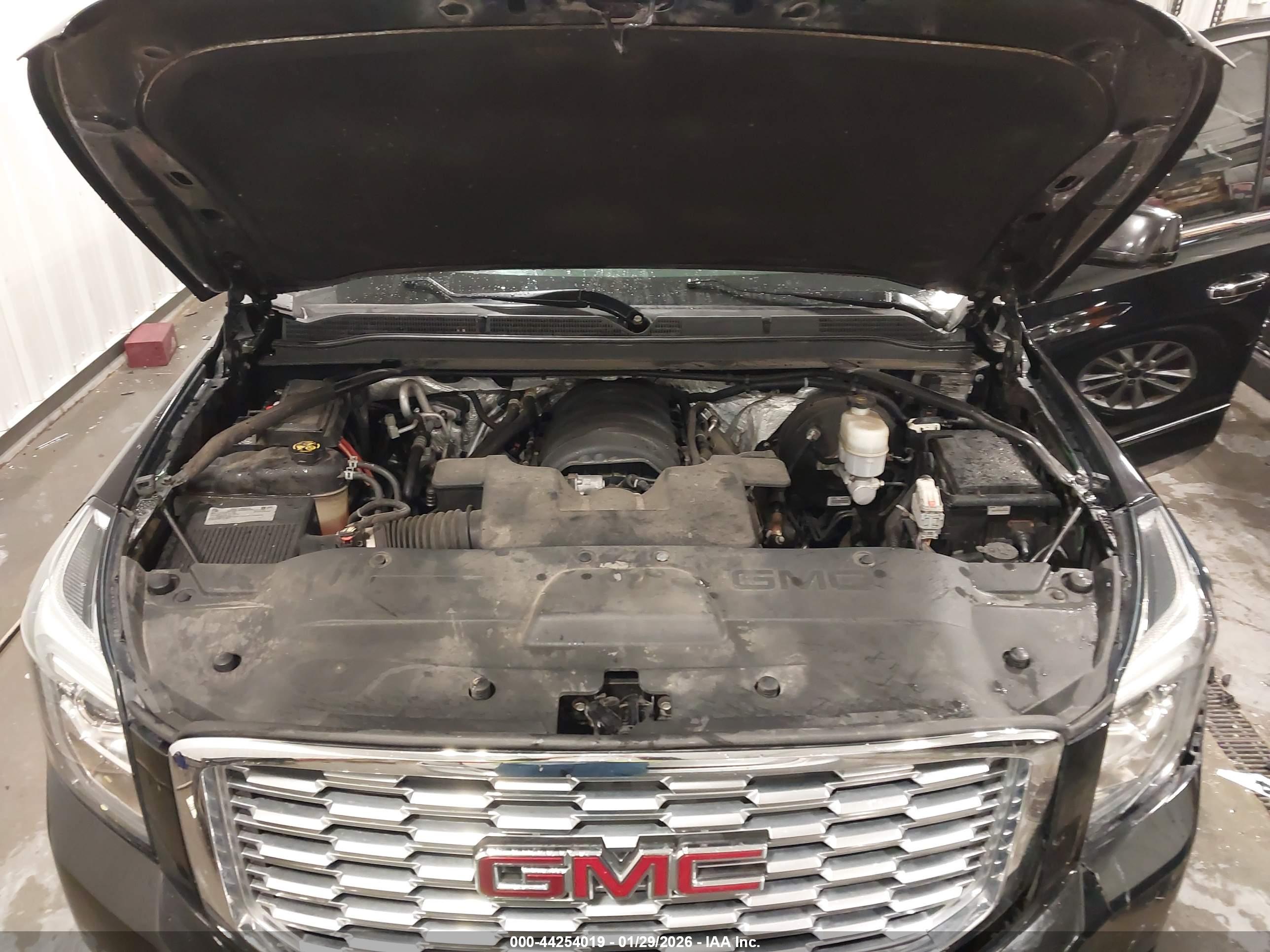 GMC YUKON image 10