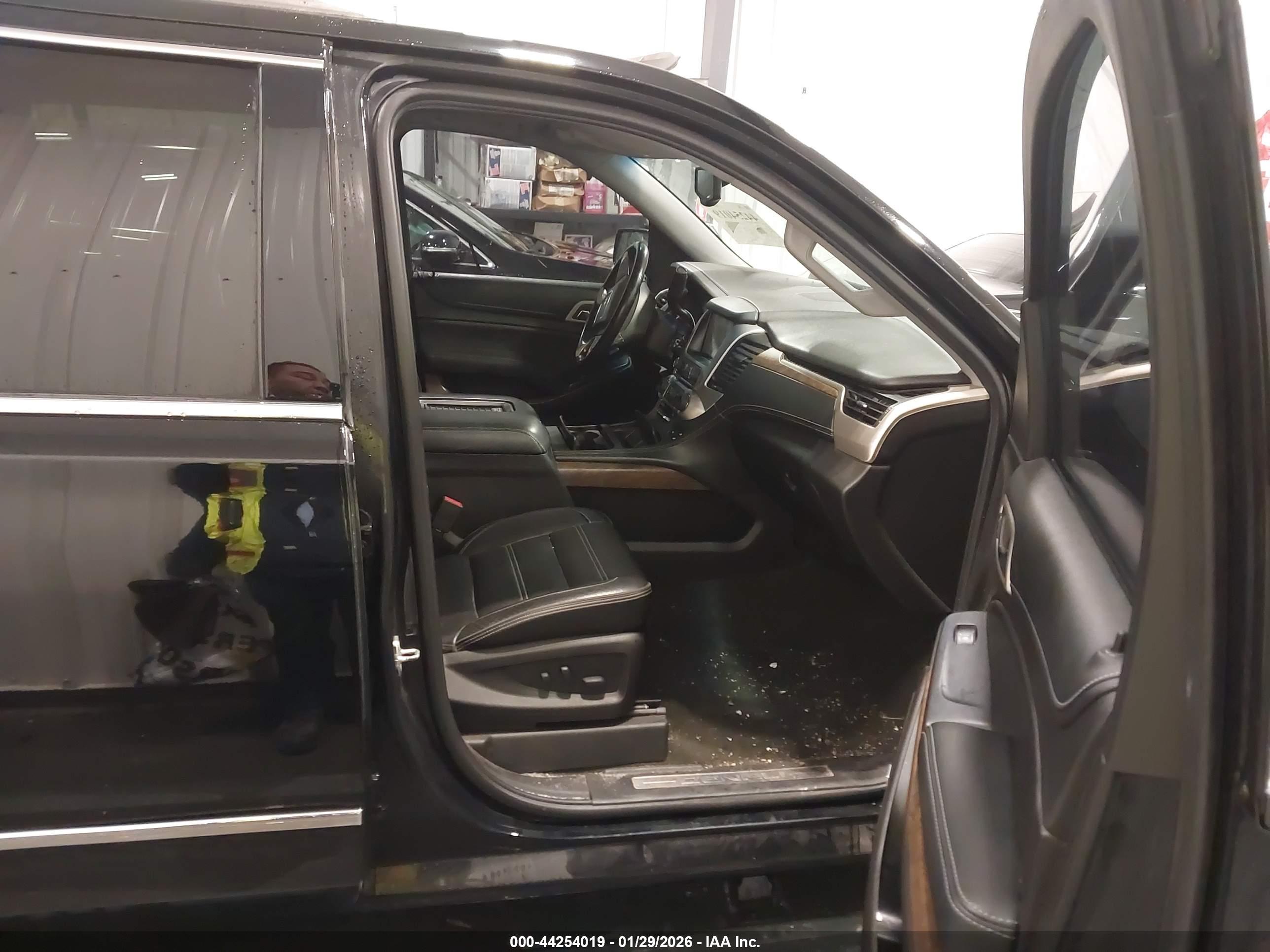 GMC YUKON image 5