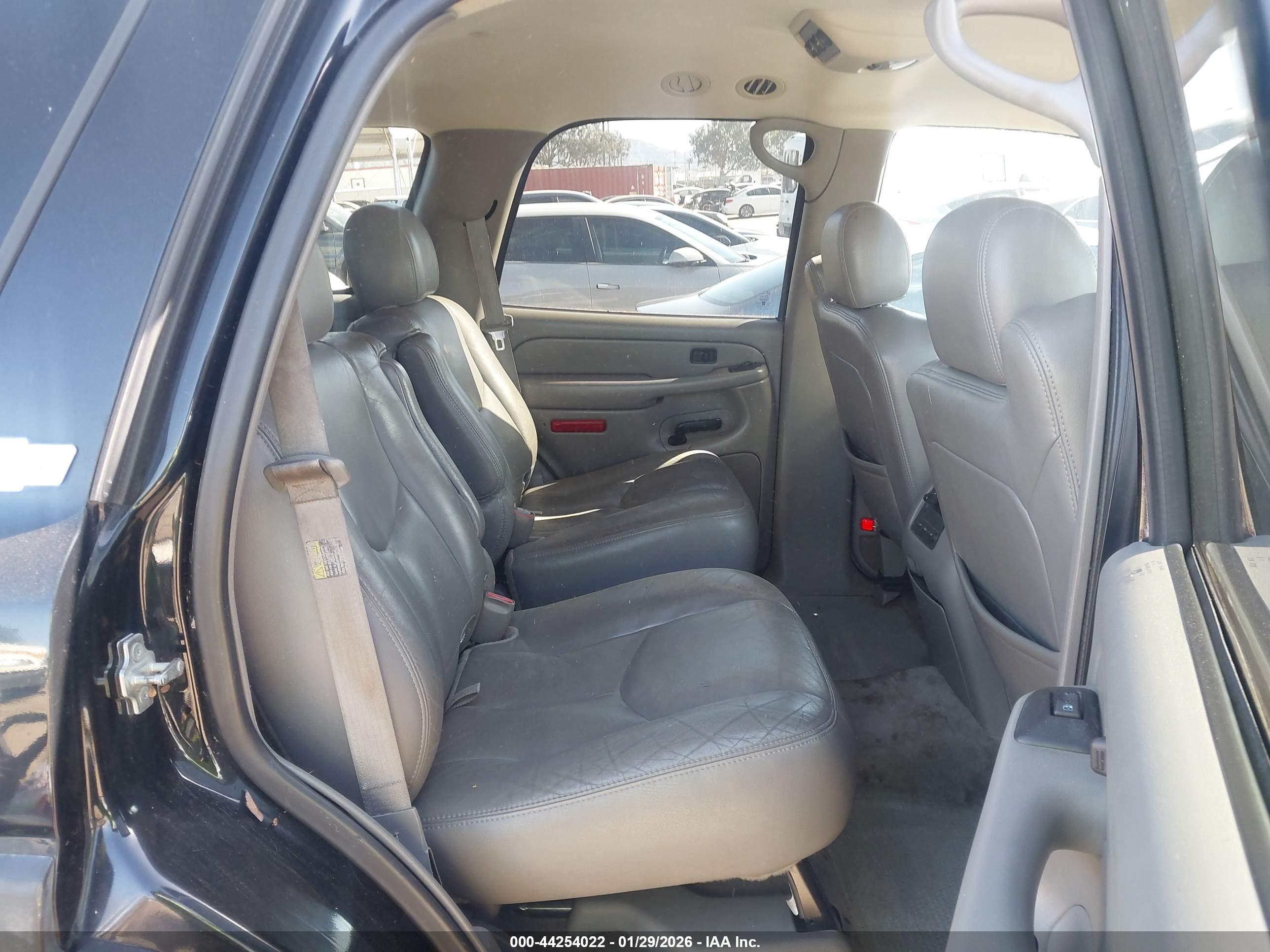 CHEVROLET TAHOE image 8