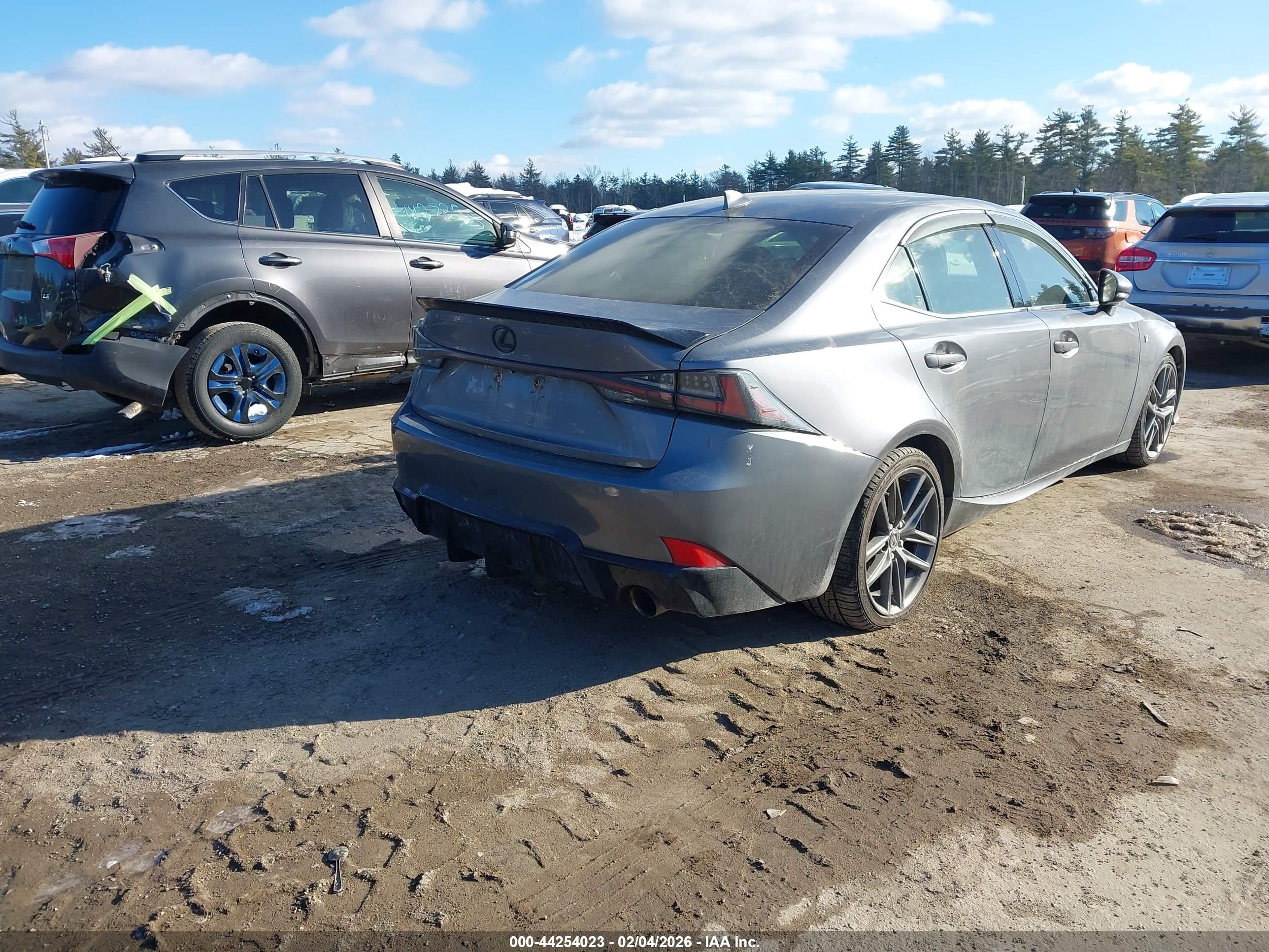 LEXUS IS image 4