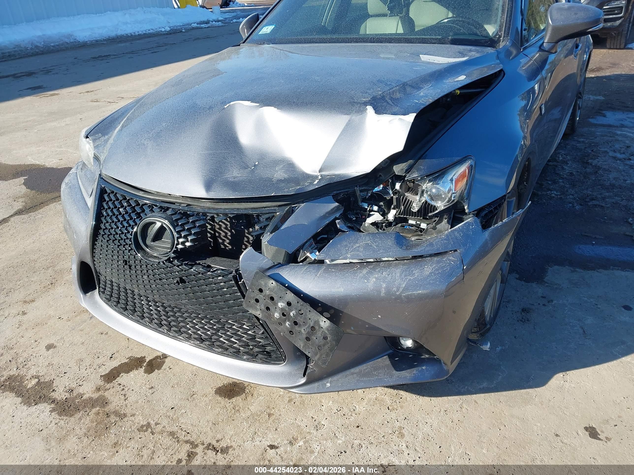 LEXUS IS image 6