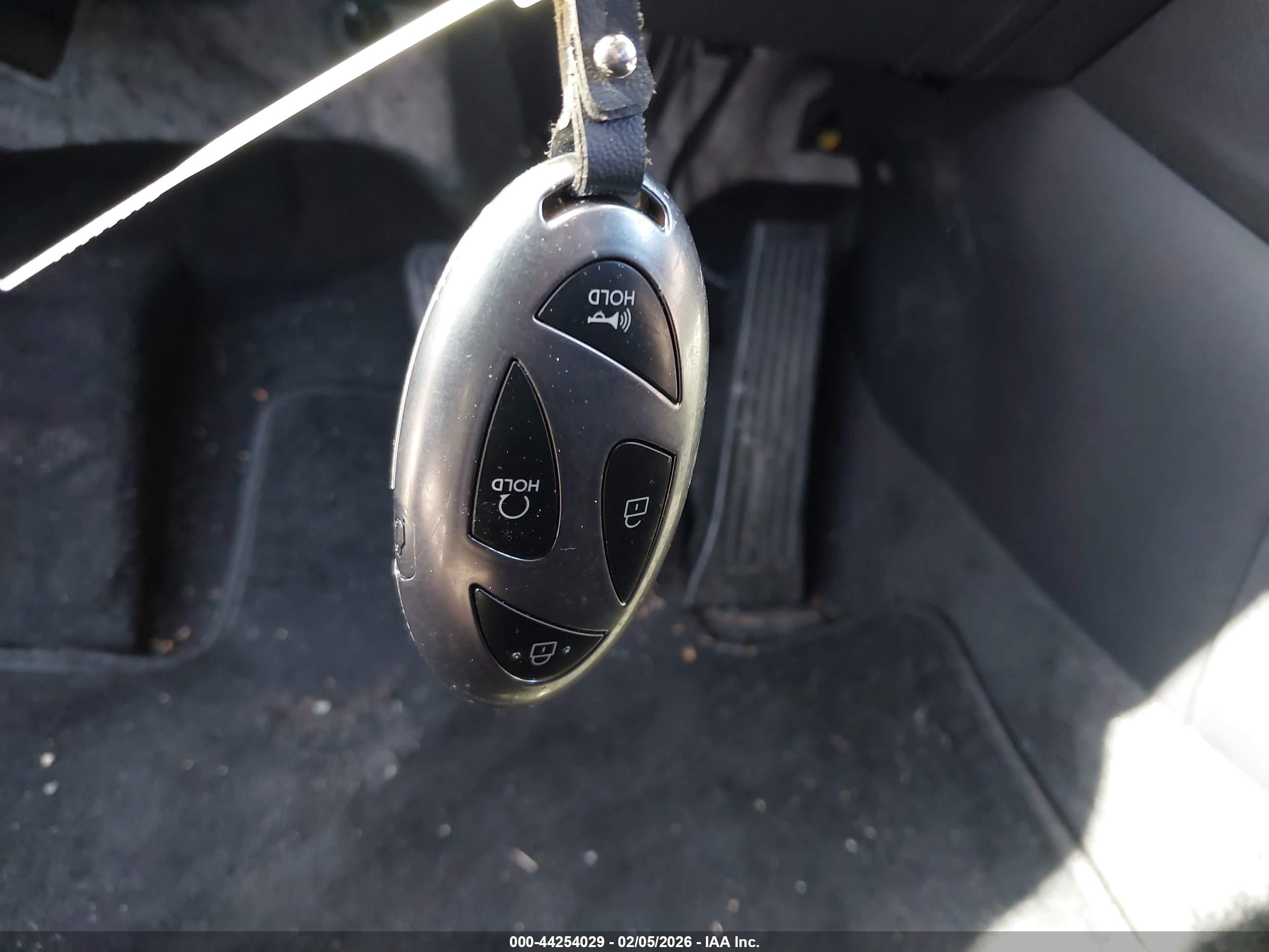 HYUNDAI TUCSON image 11