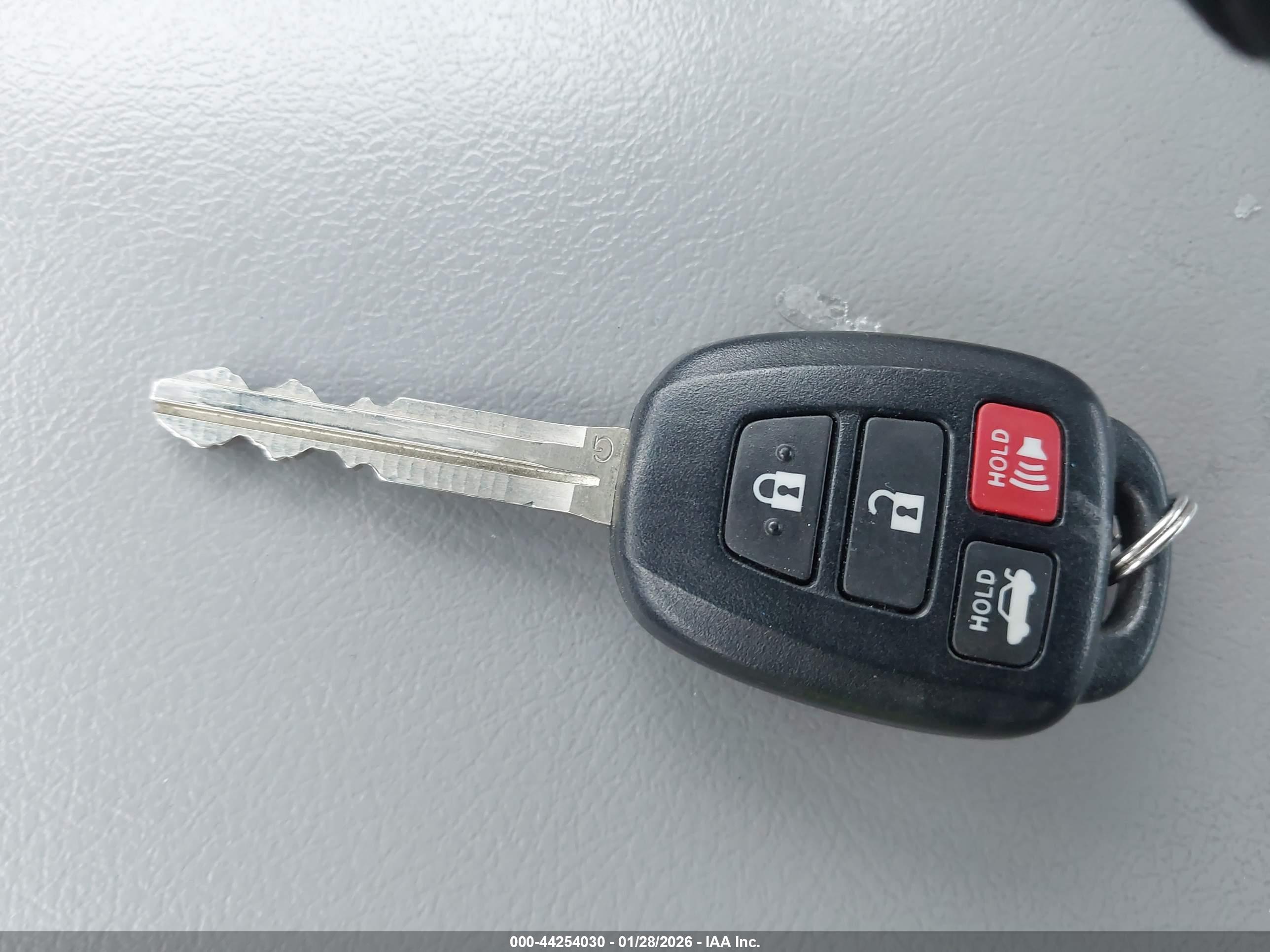 TOYOTA CAMRY image 11