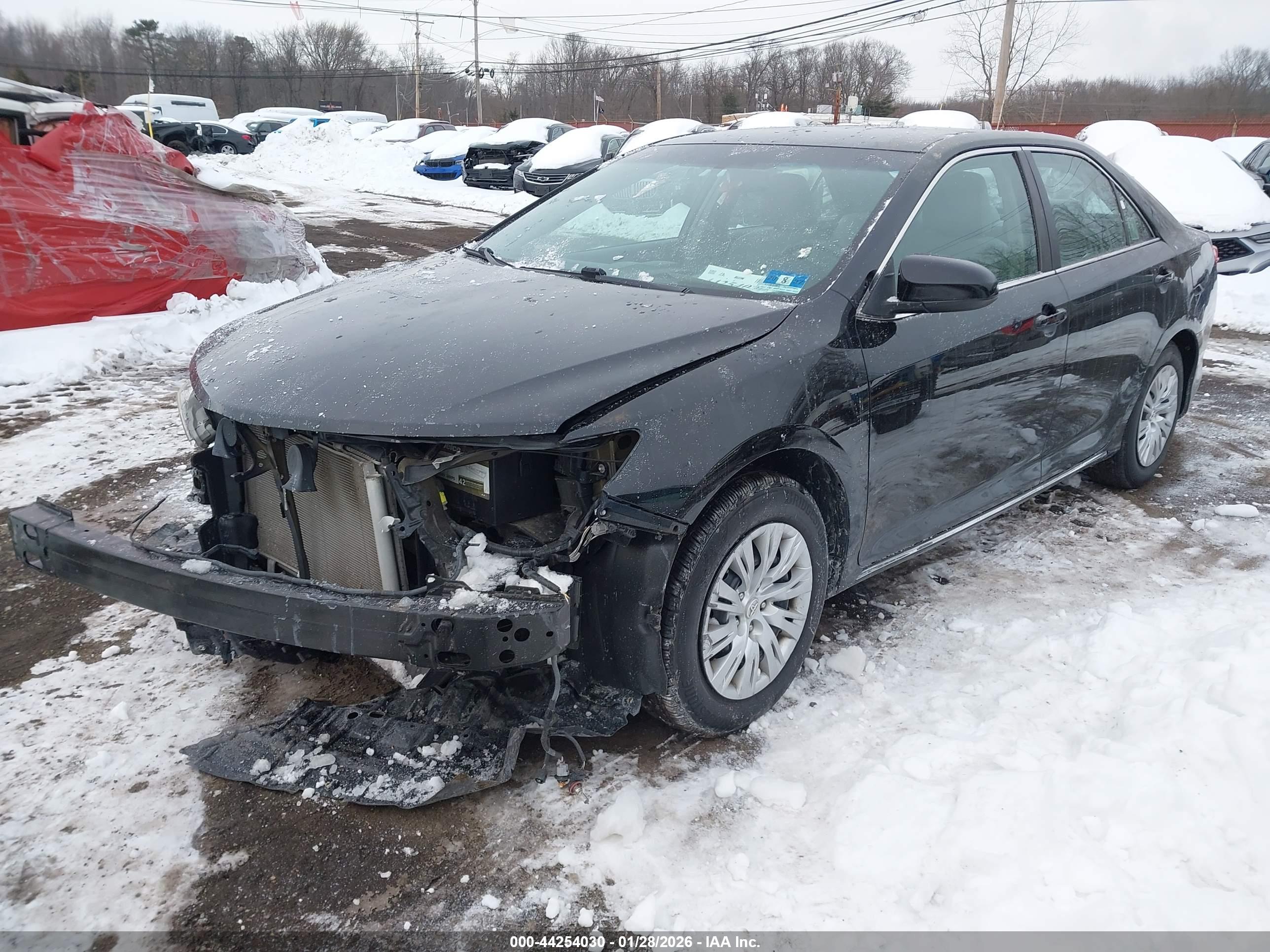 TOYOTA CAMRY image 2