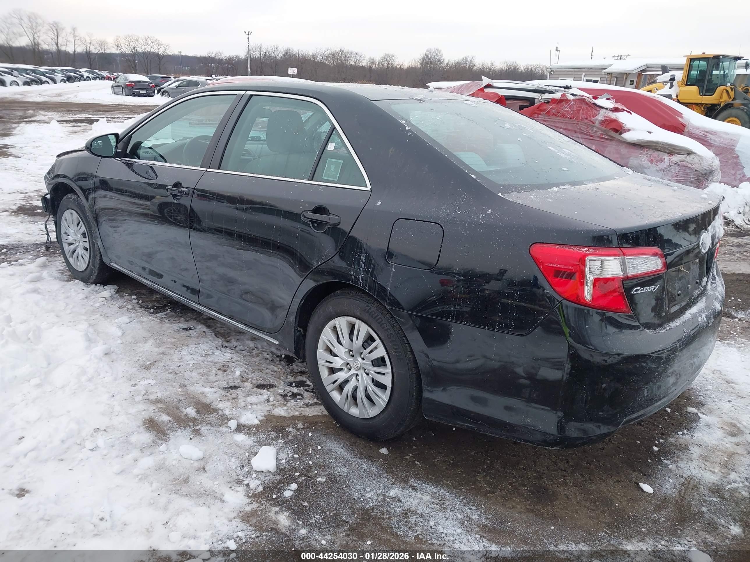 TOYOTA CAMRY image 3