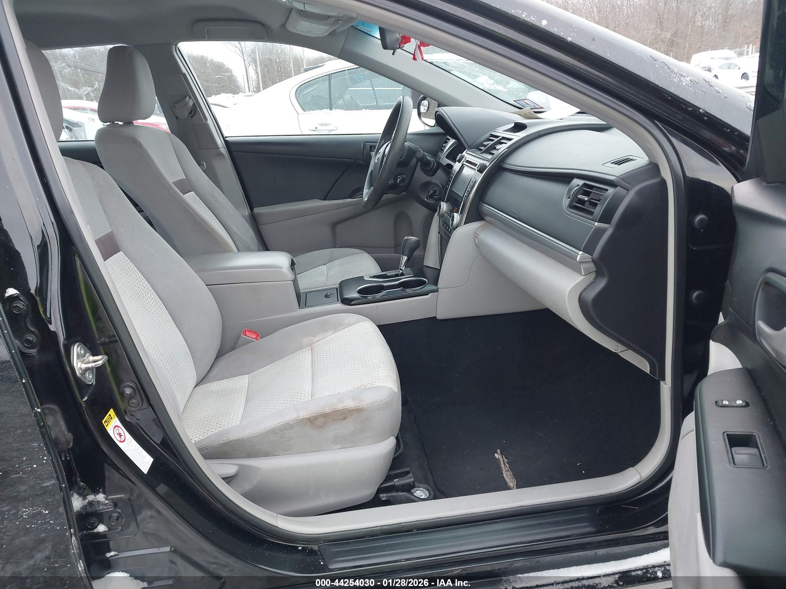 TOYOTA CAMRY image 5