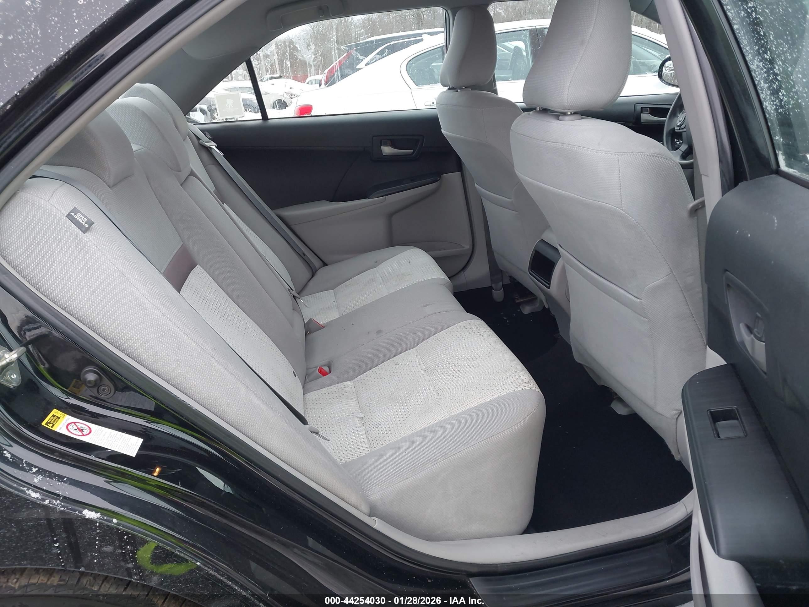 TOYOTA CAMRY image 8