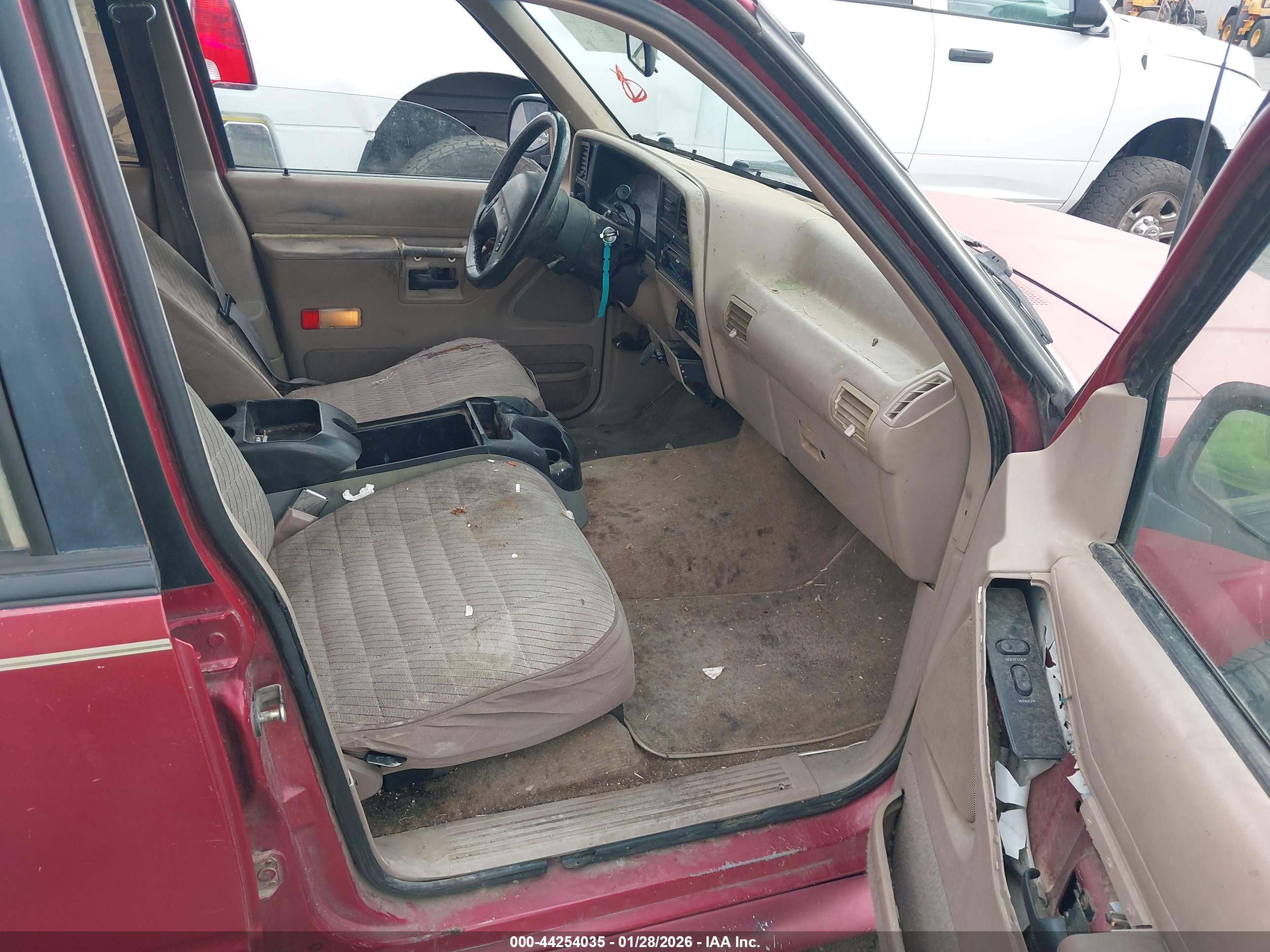 FORD EXPLORER image 5