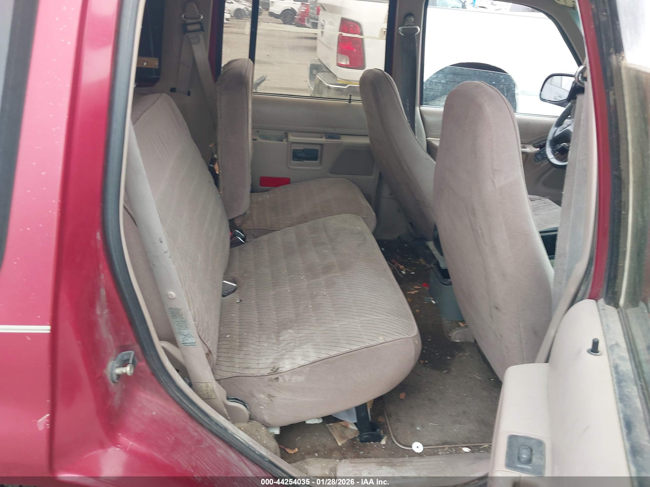 FORD EXPLORER image 8