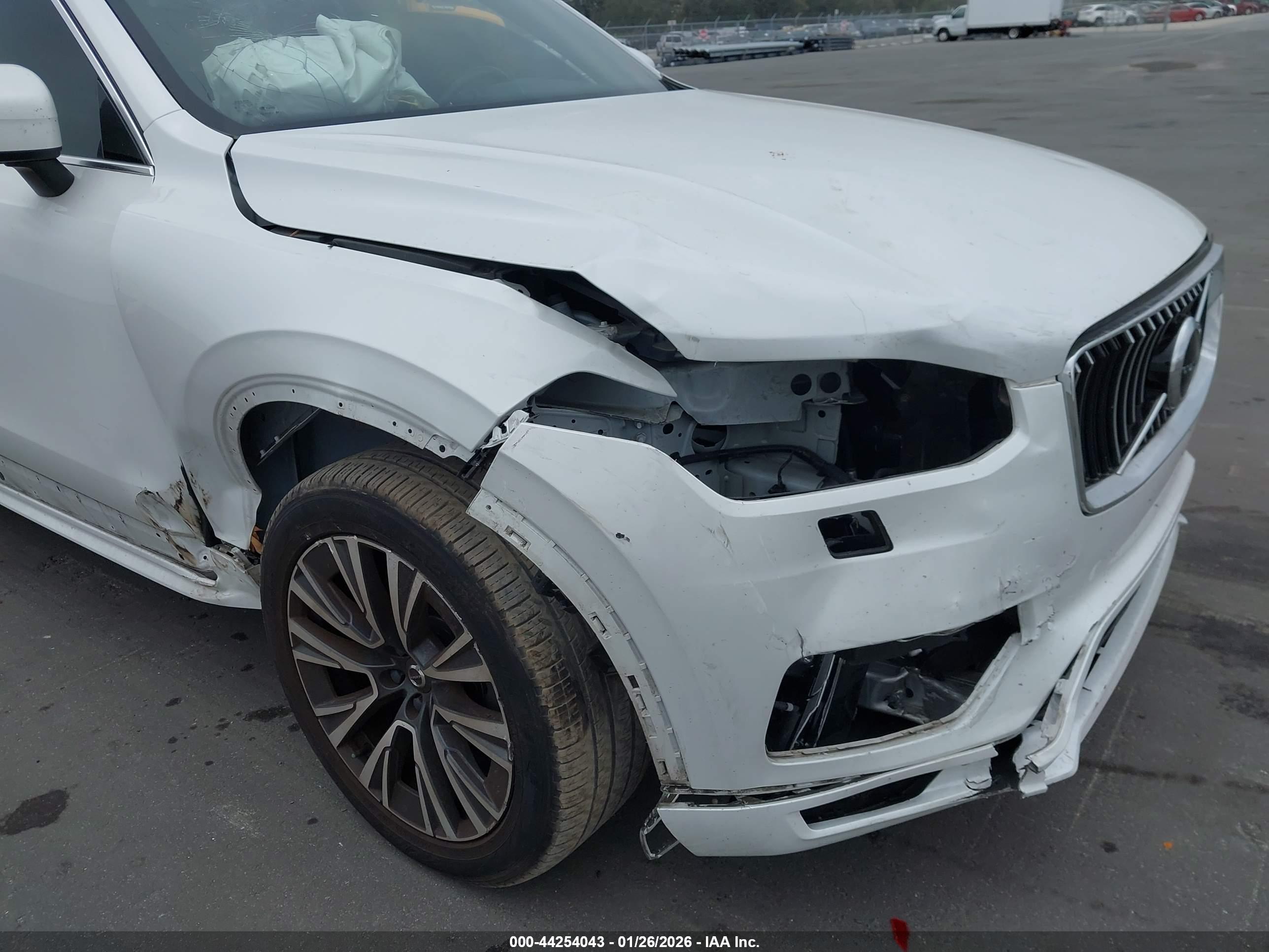 VOLVO XC90 image 6