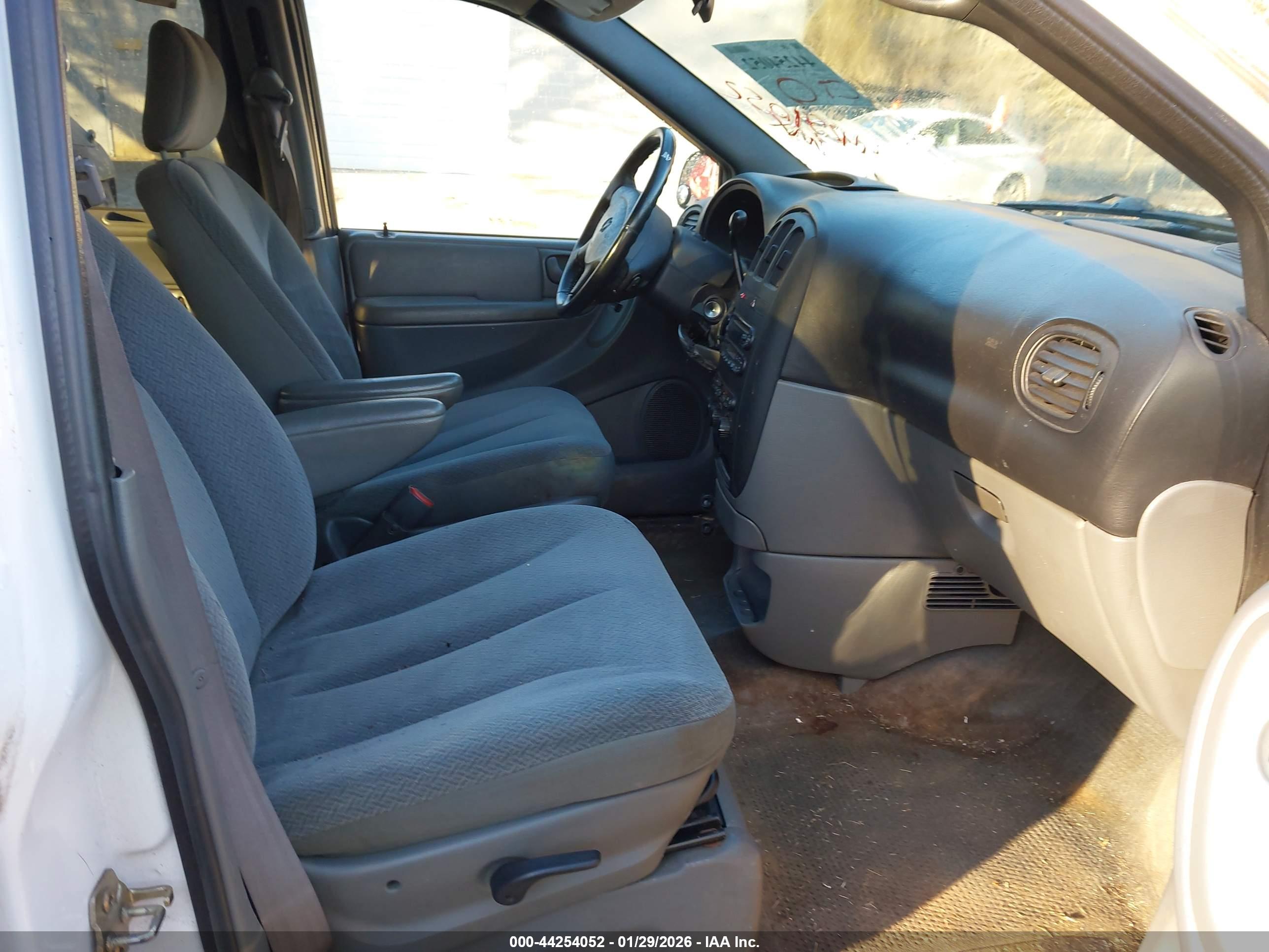 DODGE GRAND image 5