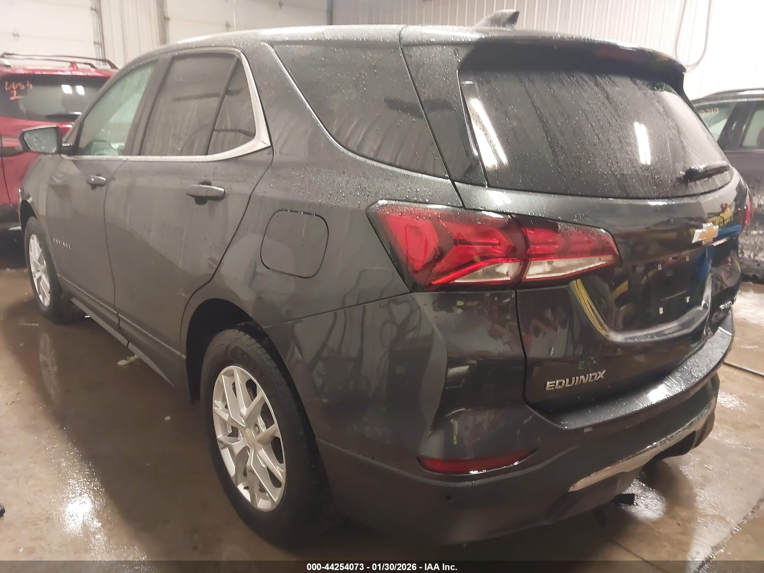 CHEVROLET EQUINOX image 3