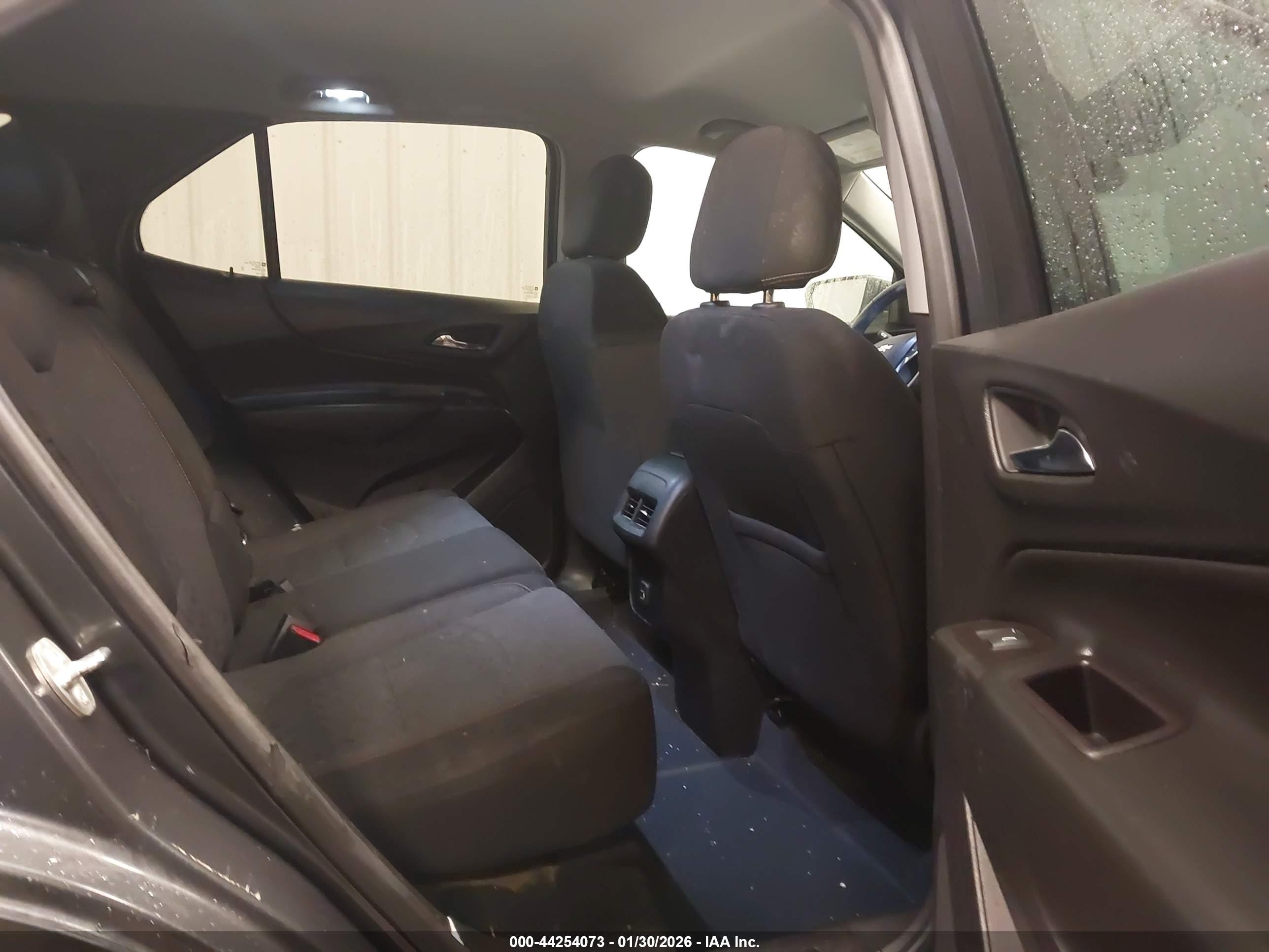 CHEVROLET EQUINOX image 8