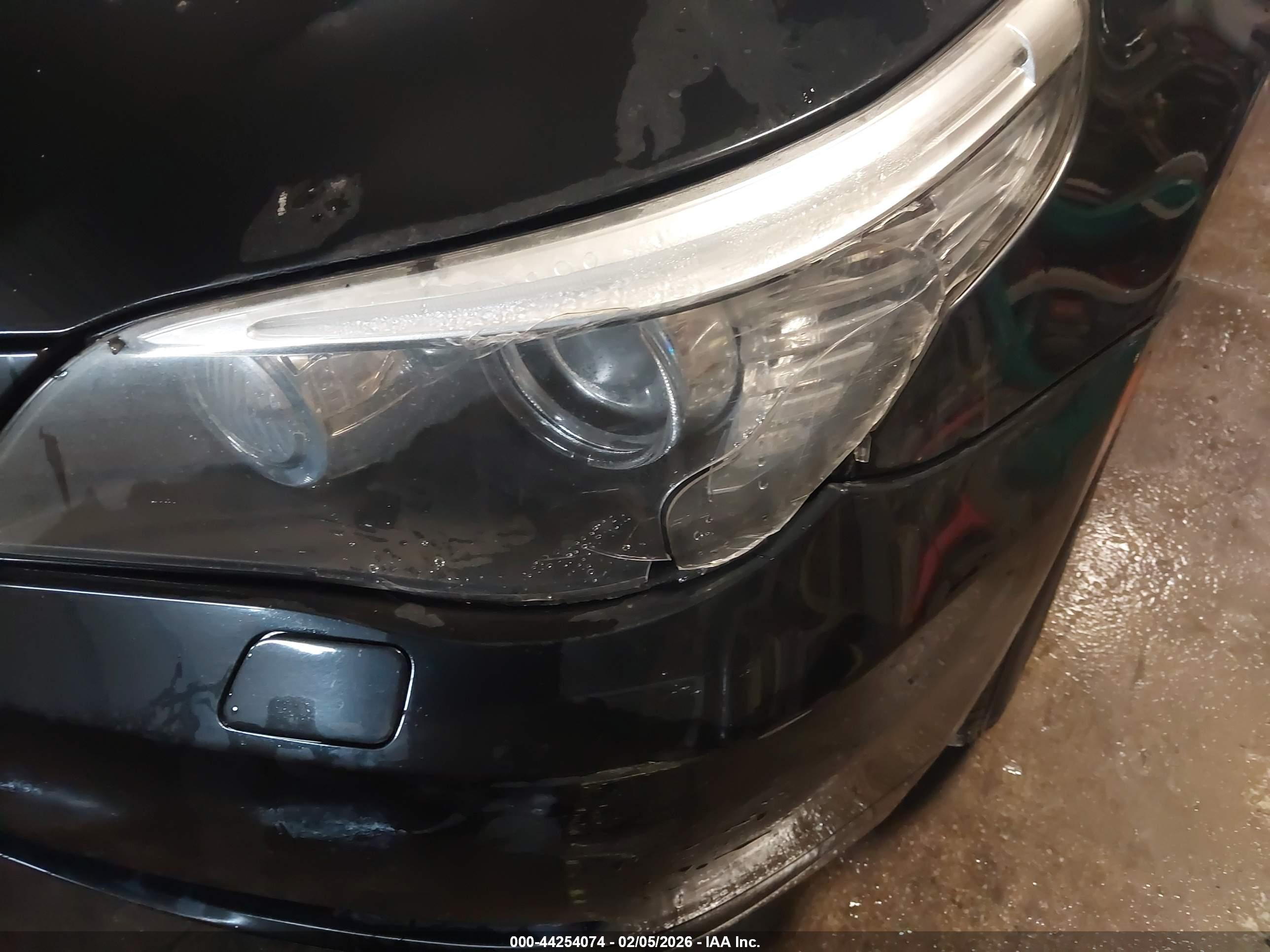 BMW 528I image 6