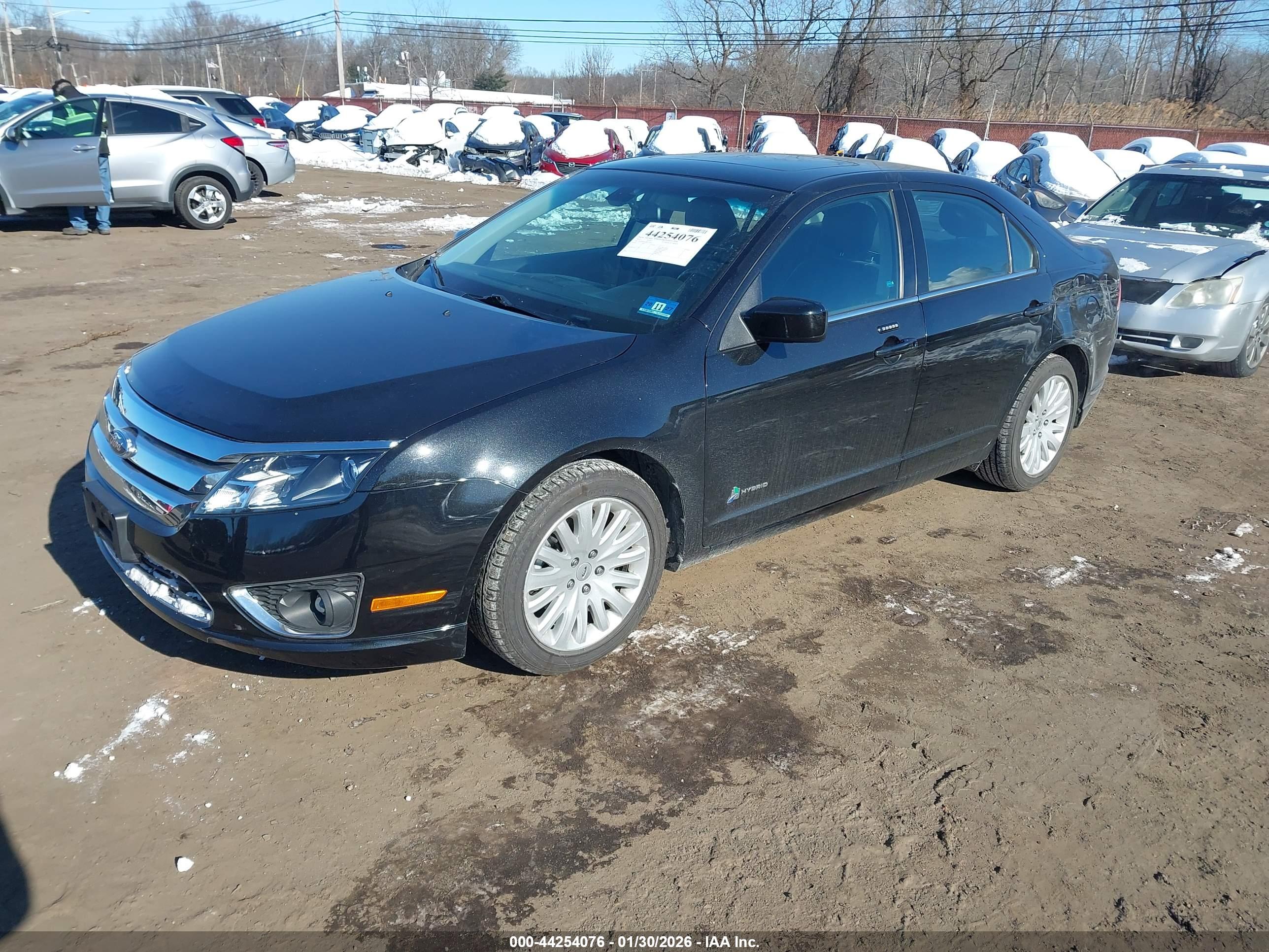 FORD FUSION image 2