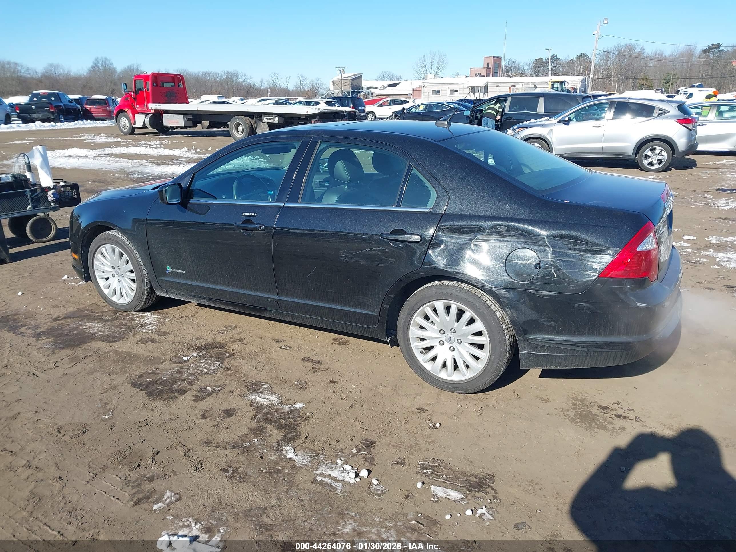 FORD FUSION image 6