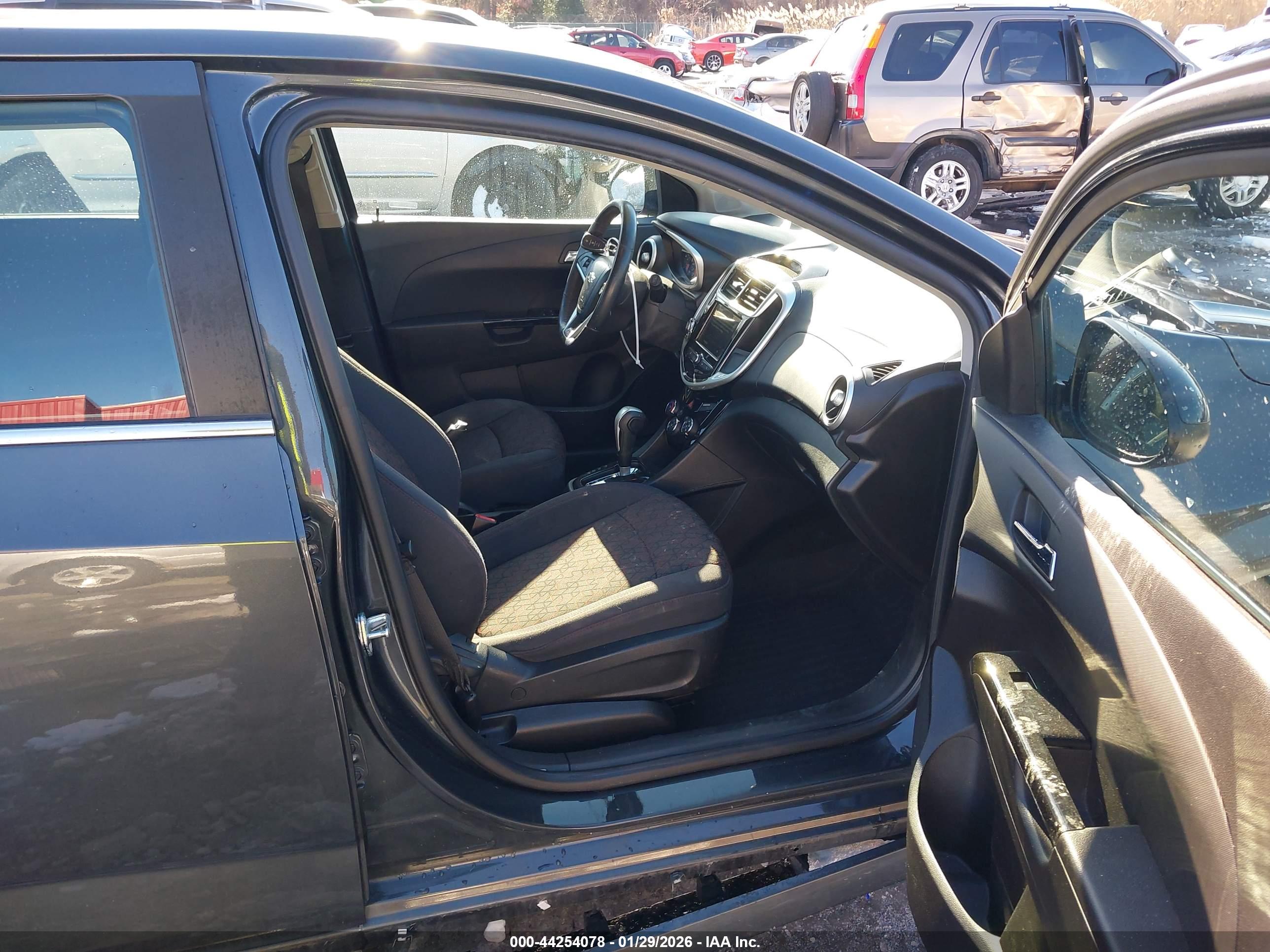 CHEVROLET SONIC image 5
