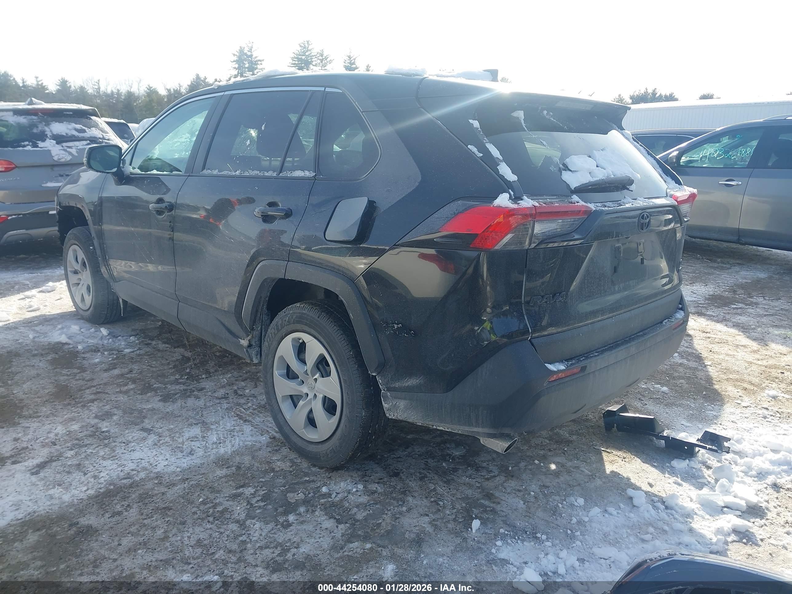 TOYOTA RAV4 image 3