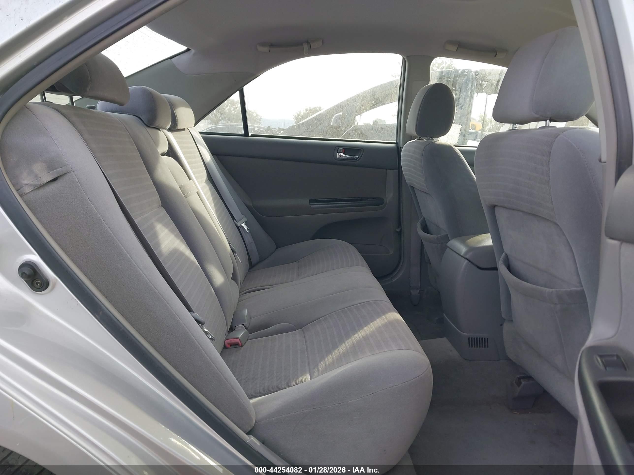 TOYOTA CAMRY image 8
