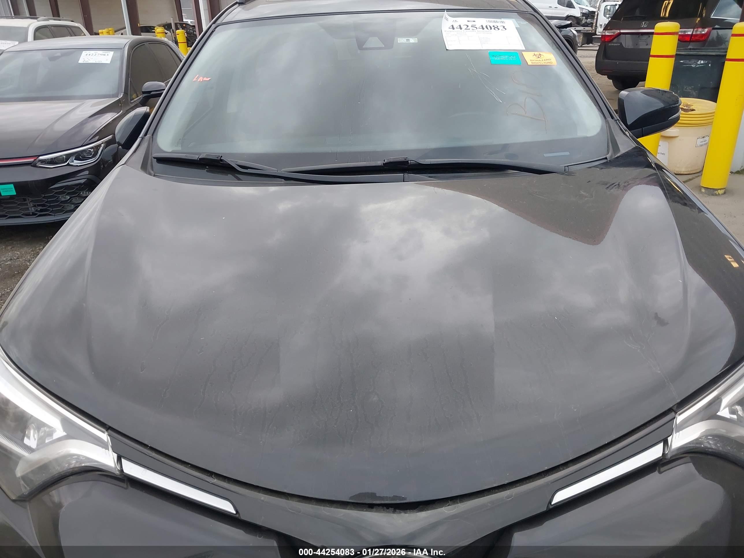 TOYOTA RAV4 image 10