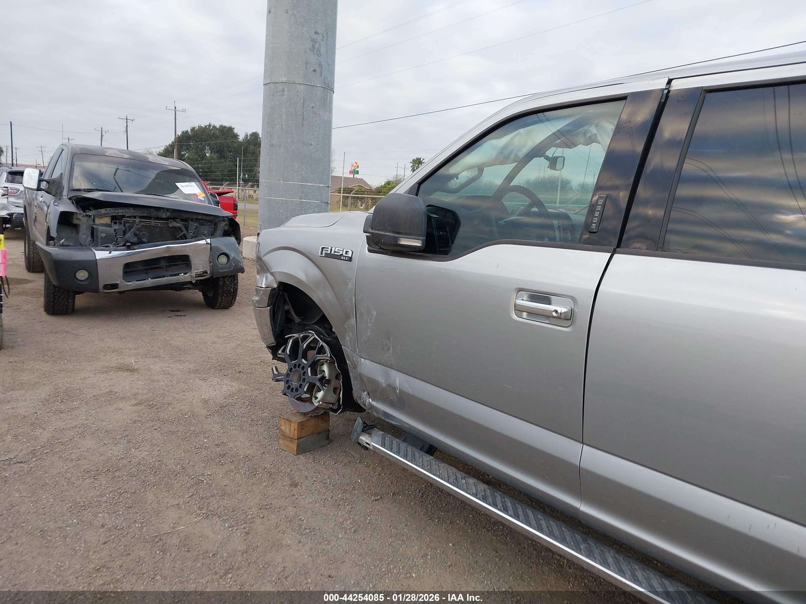 FORD F-150 image 6
