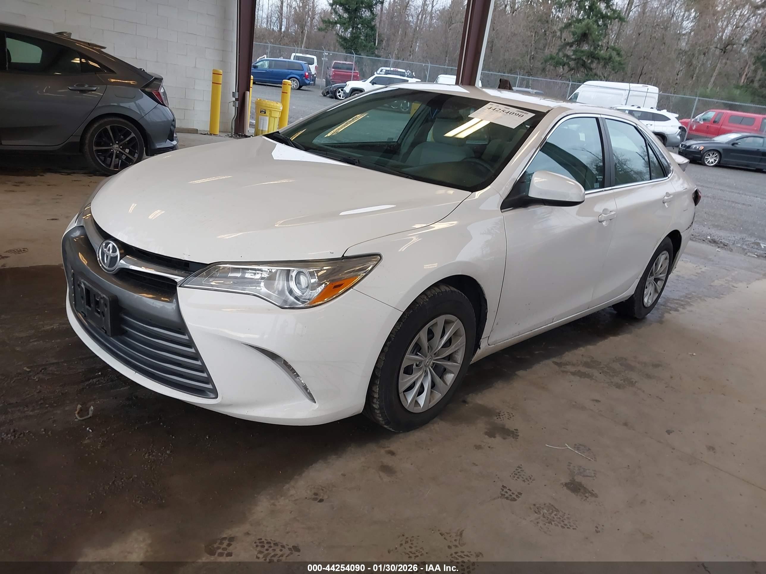 TOYOTA CAMRY image 2