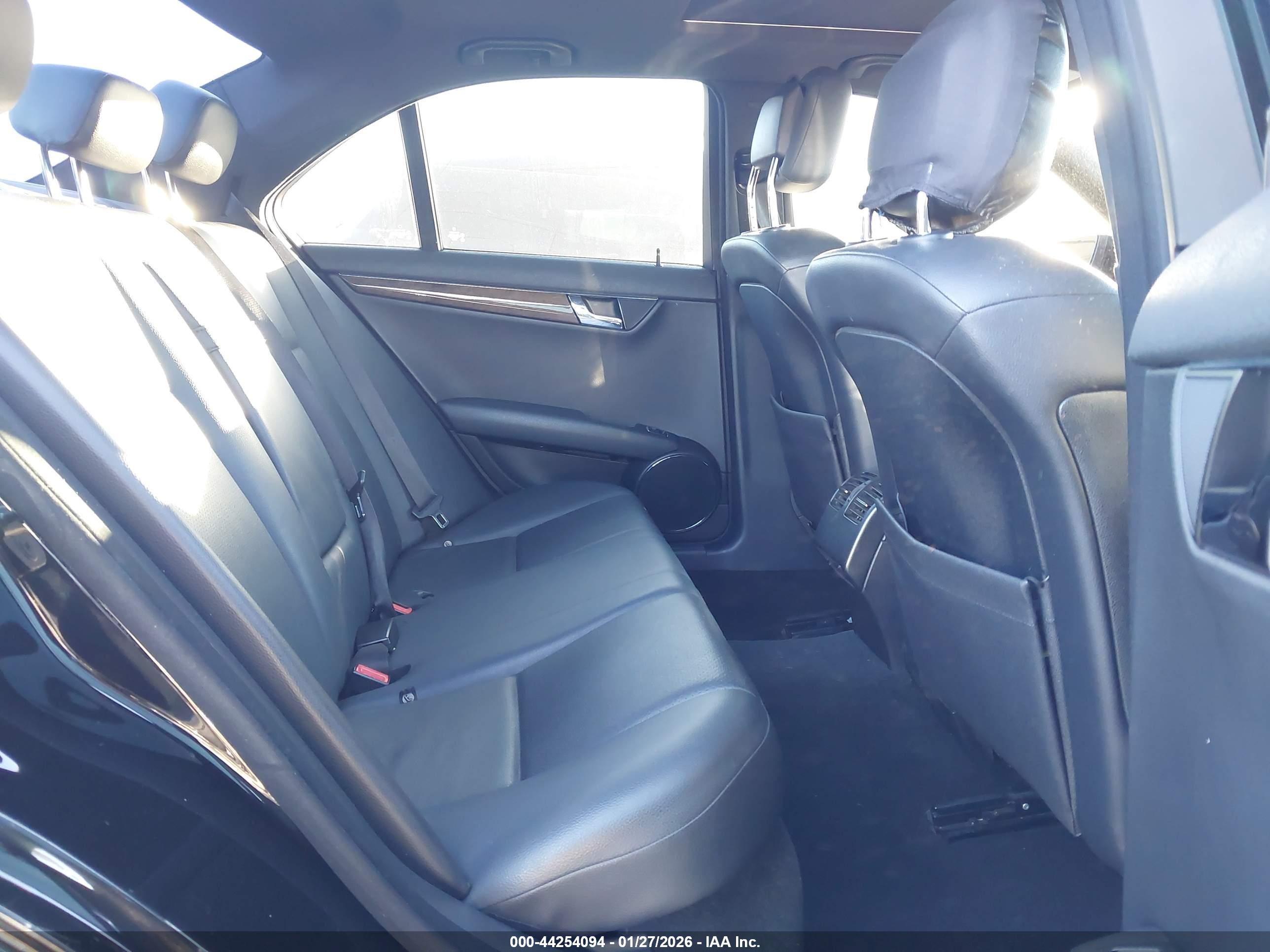 MERCEDES-BENZ C image 8