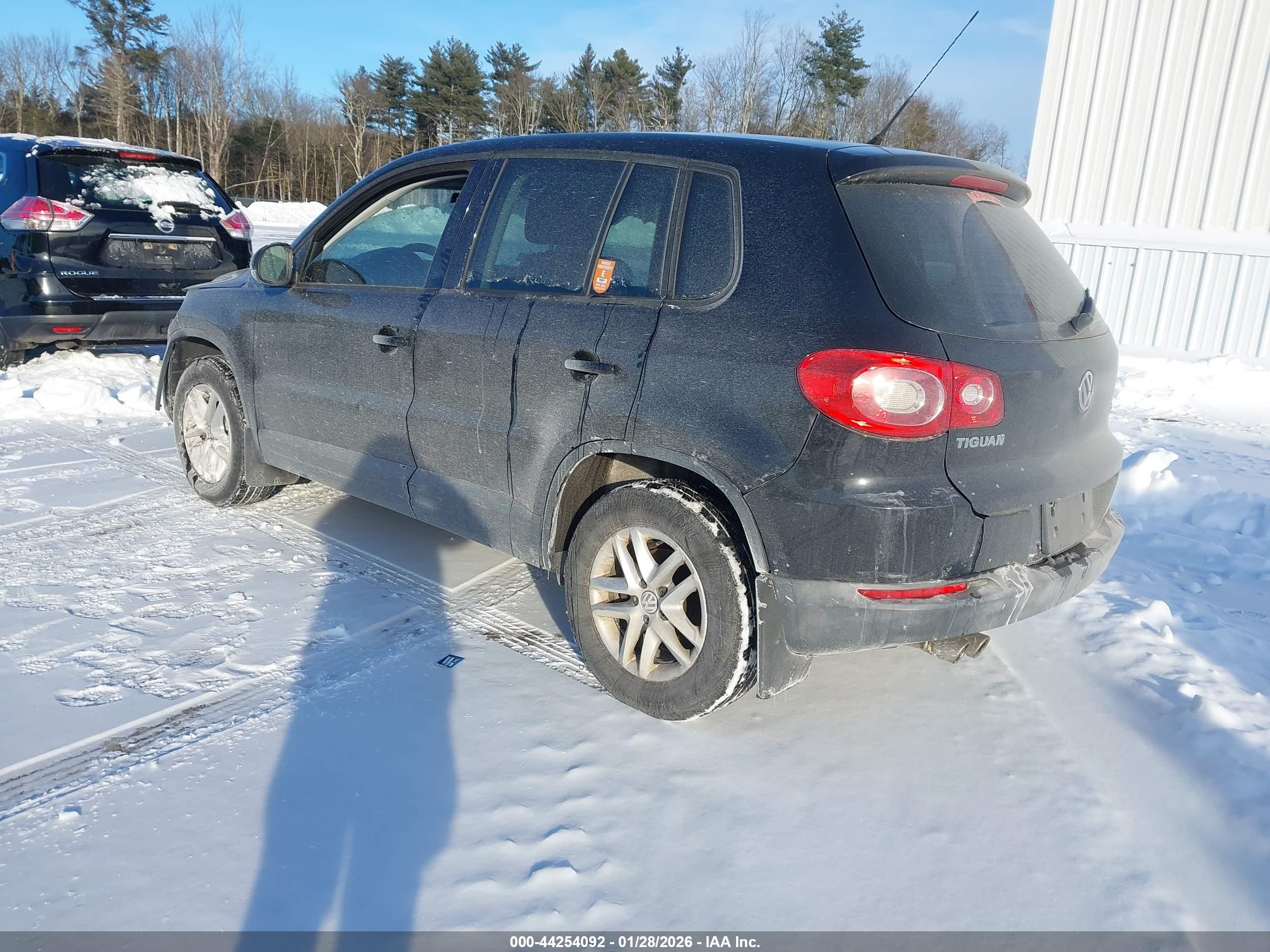 VOLKSWAGEN TIGUAN image 3