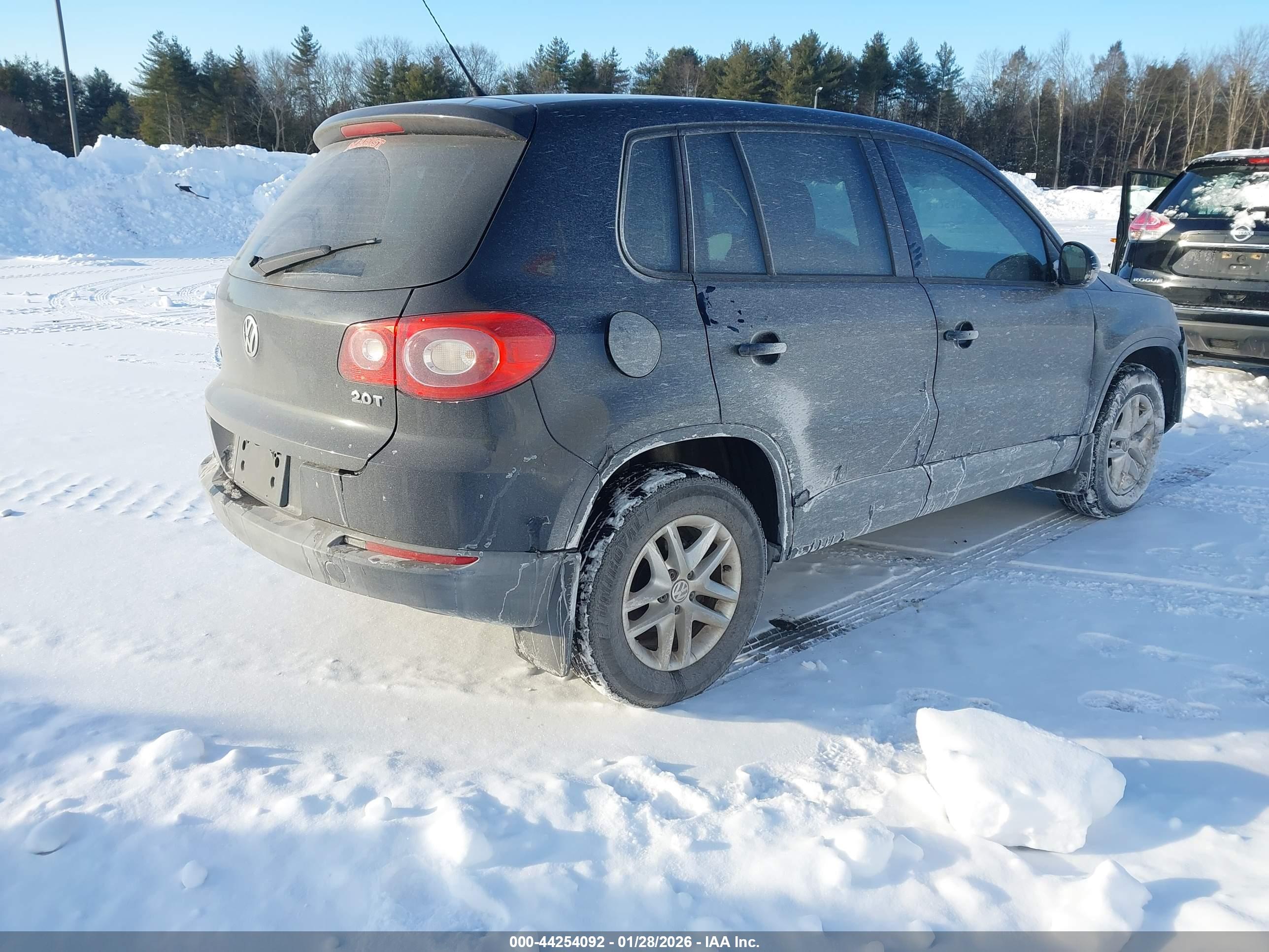 VOLKSWAGEN TIGUAN image 4