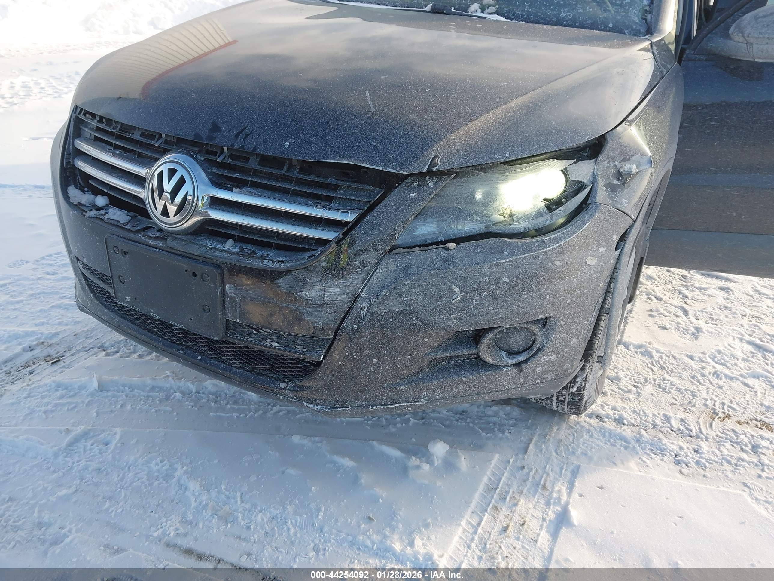 VOLKSWAGEN TIGUAN image 6