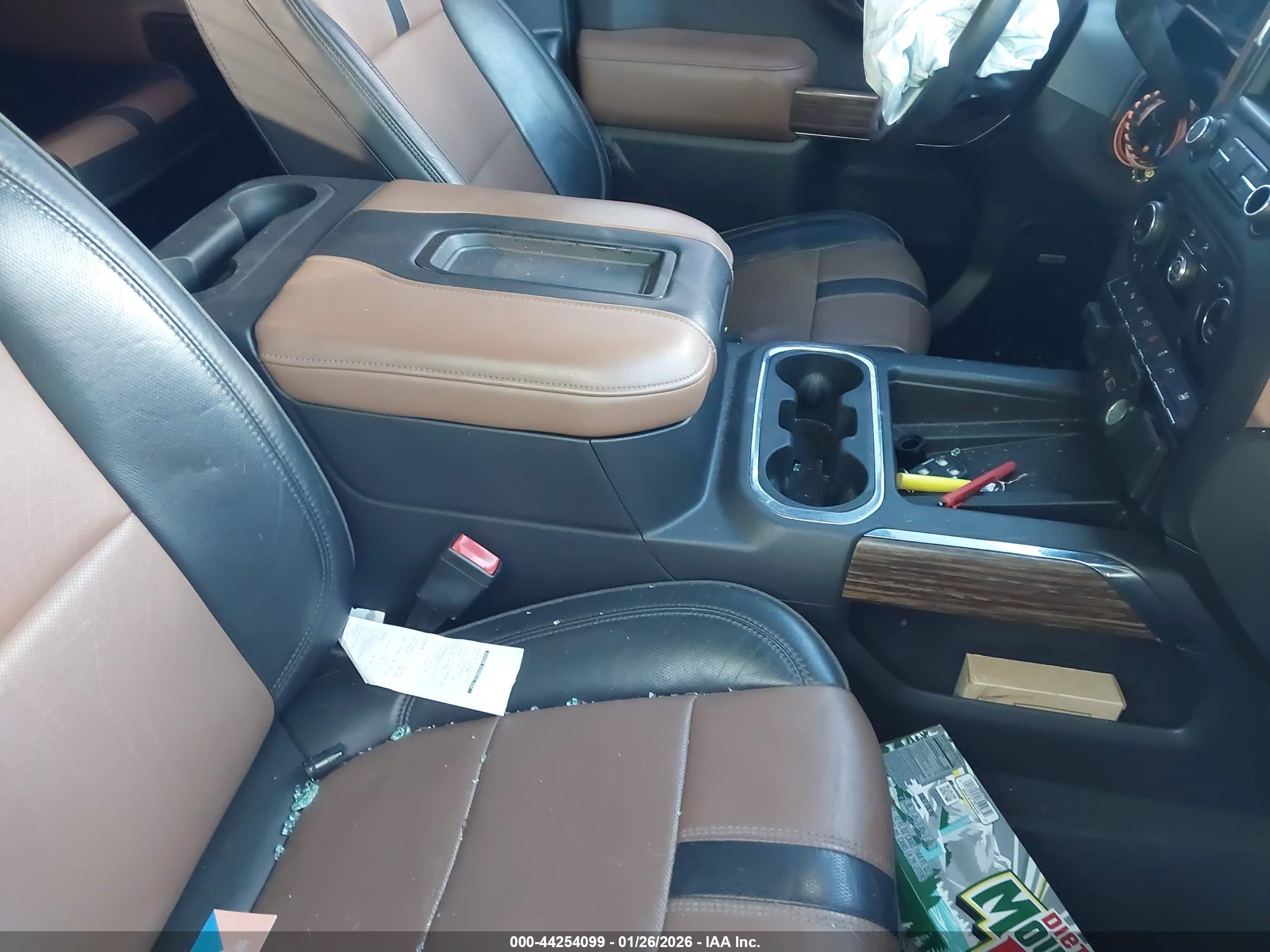 CHEVROLET SILVERADO image 5