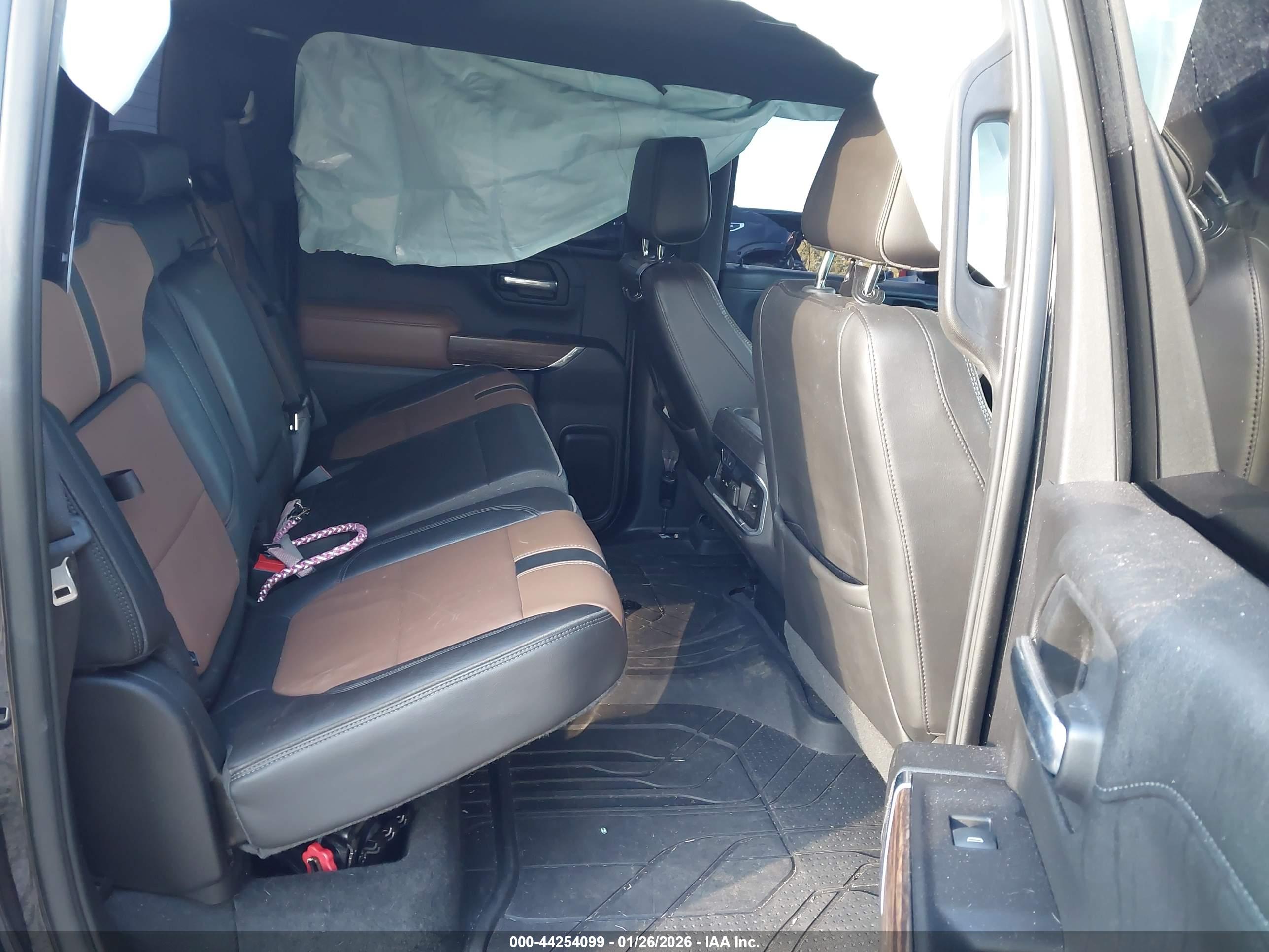CHEVROLET SILVERADO image 8