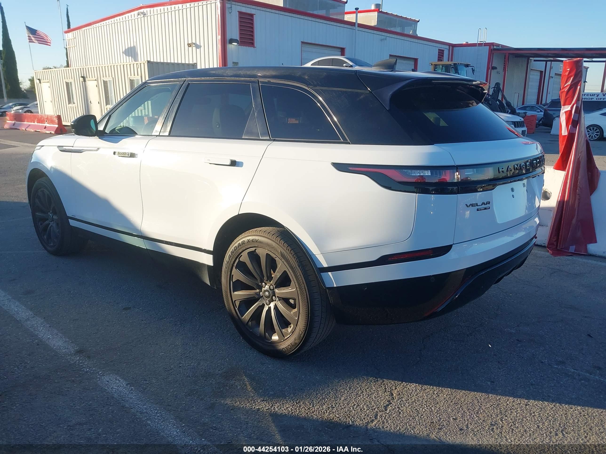LAND ROVER image 3