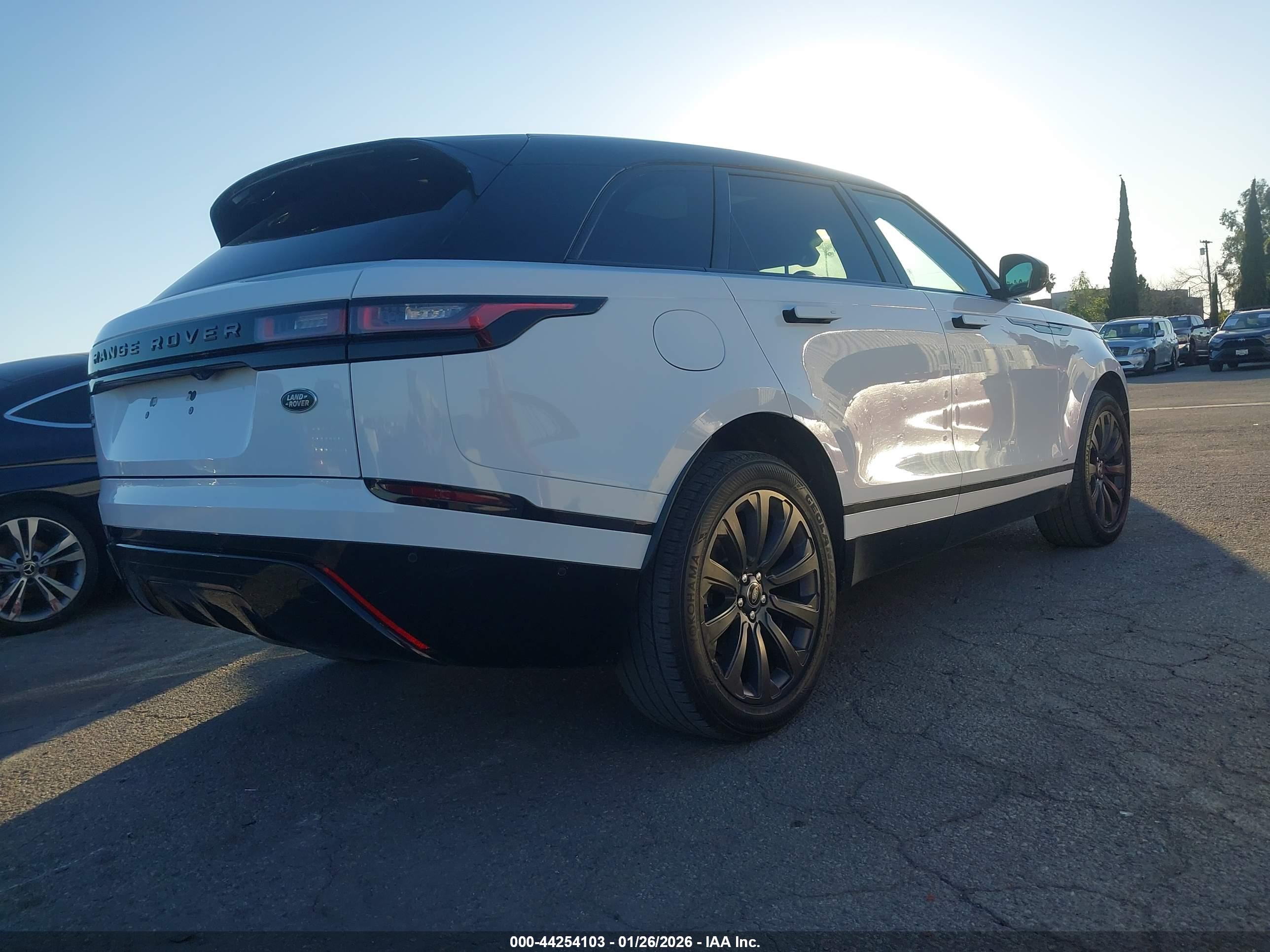 LAND ROVER image 4