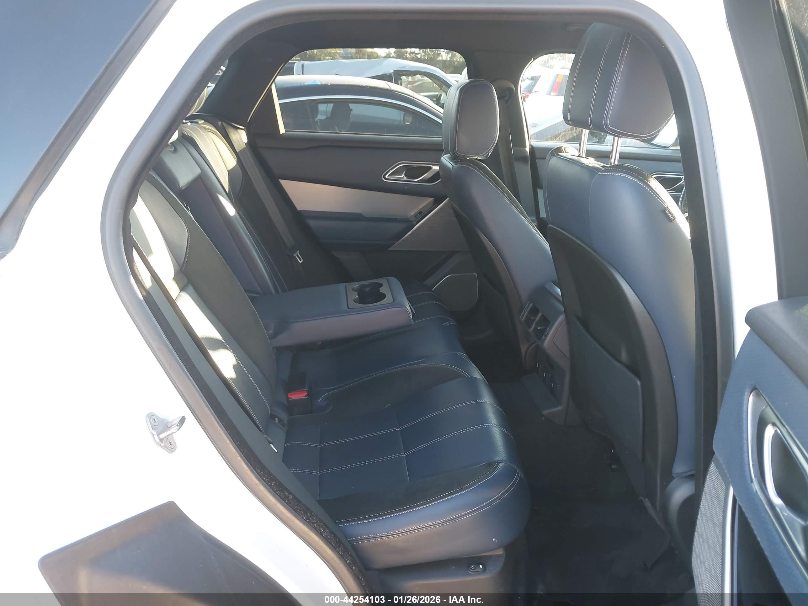 LAND ROVER image 8