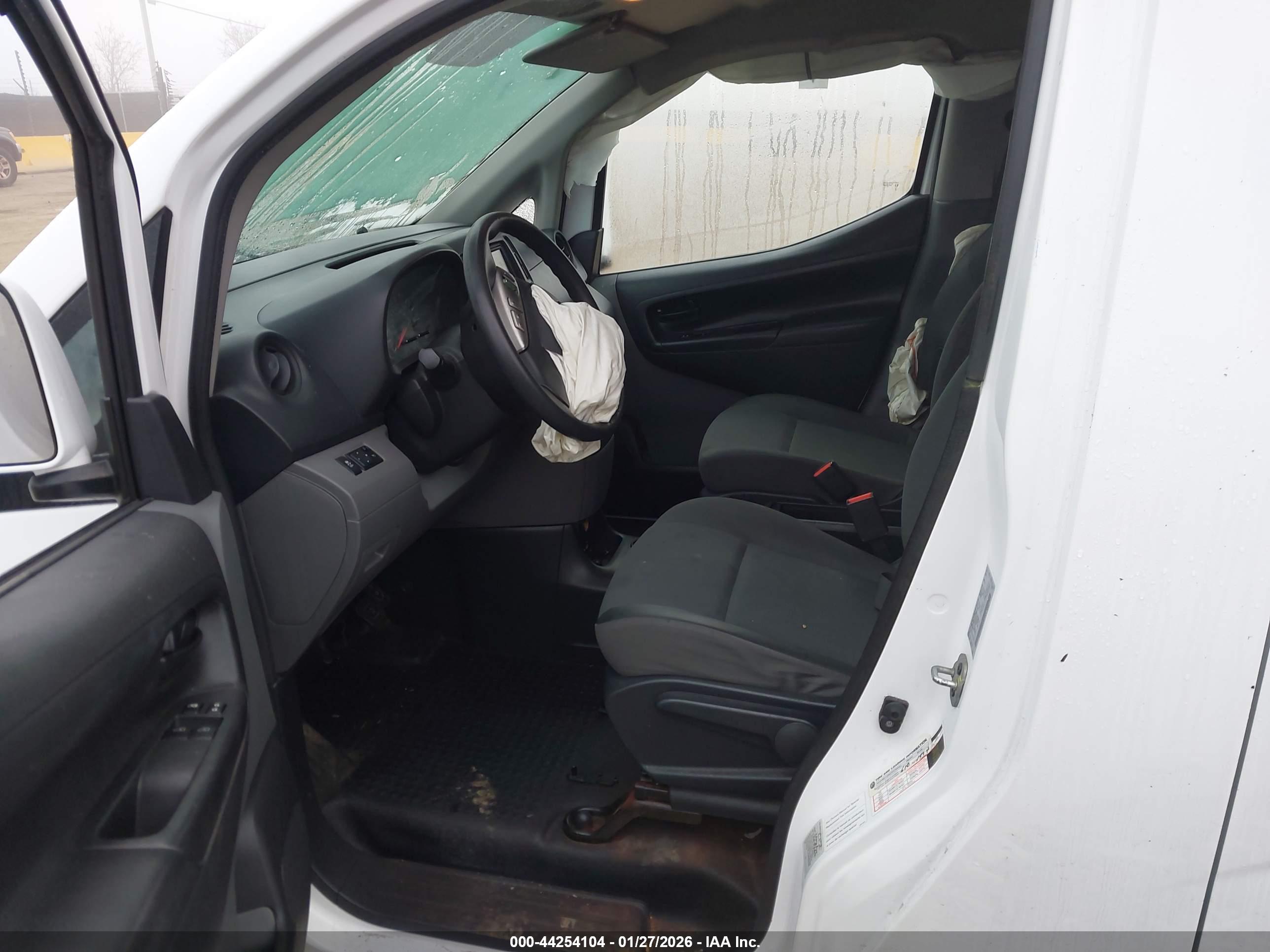 NISSAN NV200 image 5