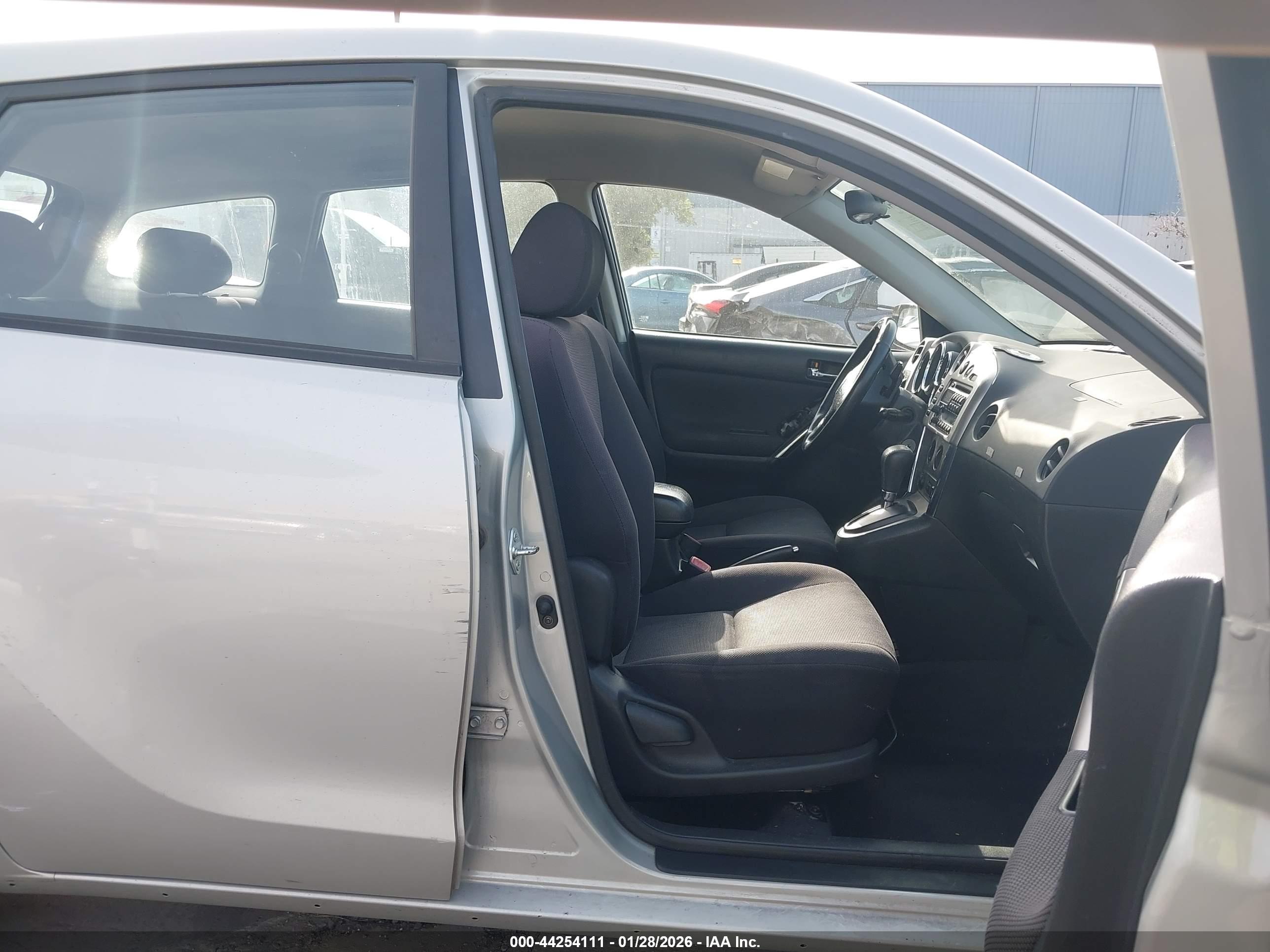 TOYOTA MATRIX image 5