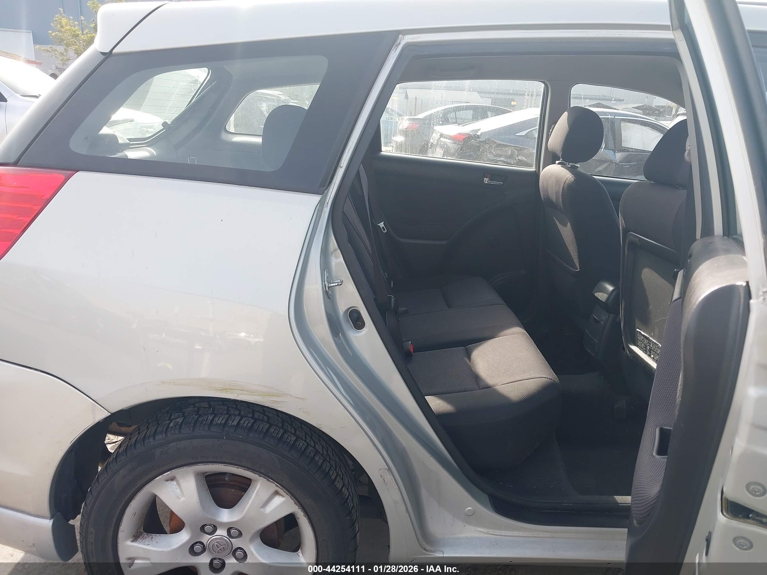 TOYOTA MATRIX image 8