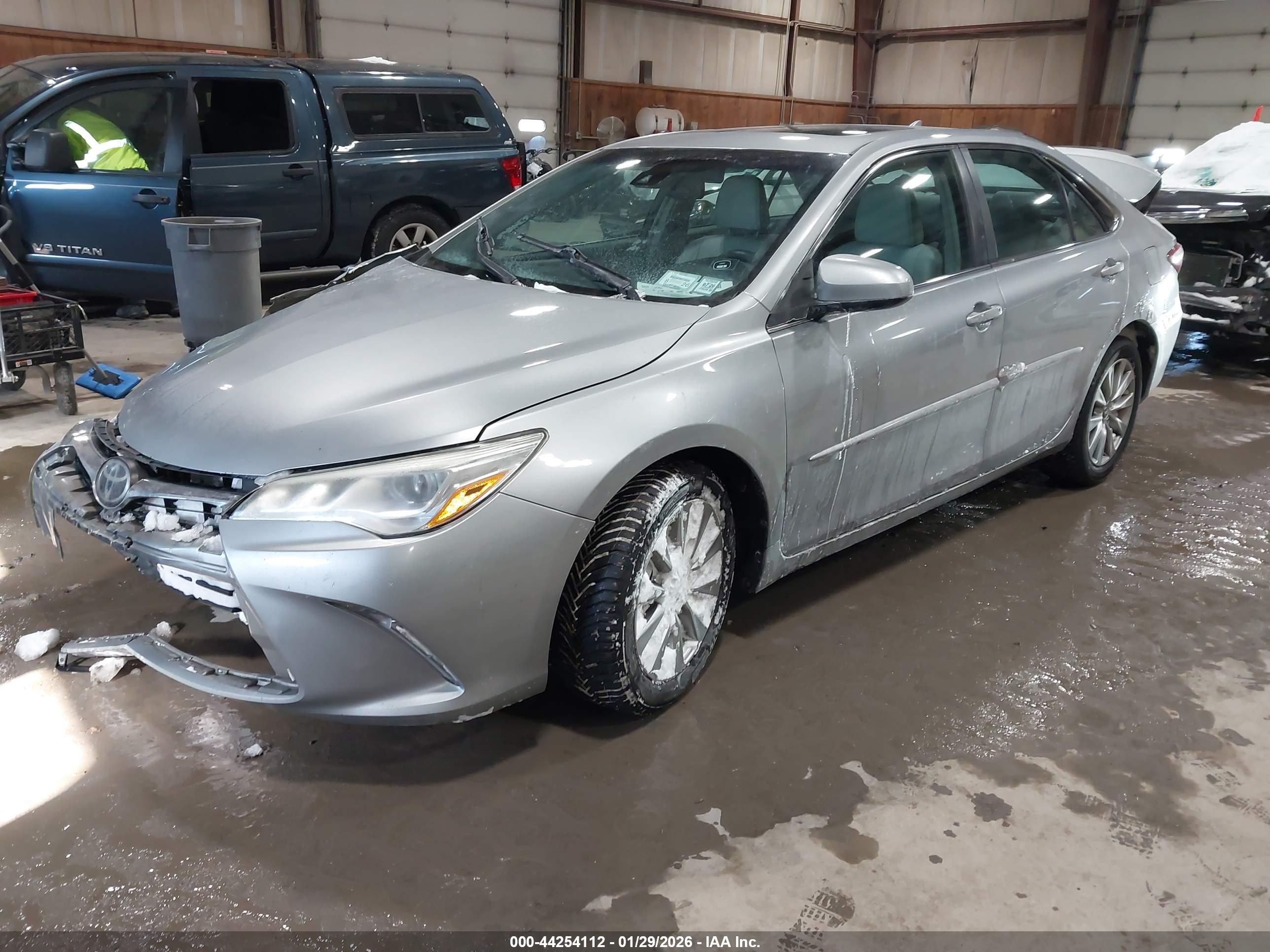 TOYOTA CAMRY image 2