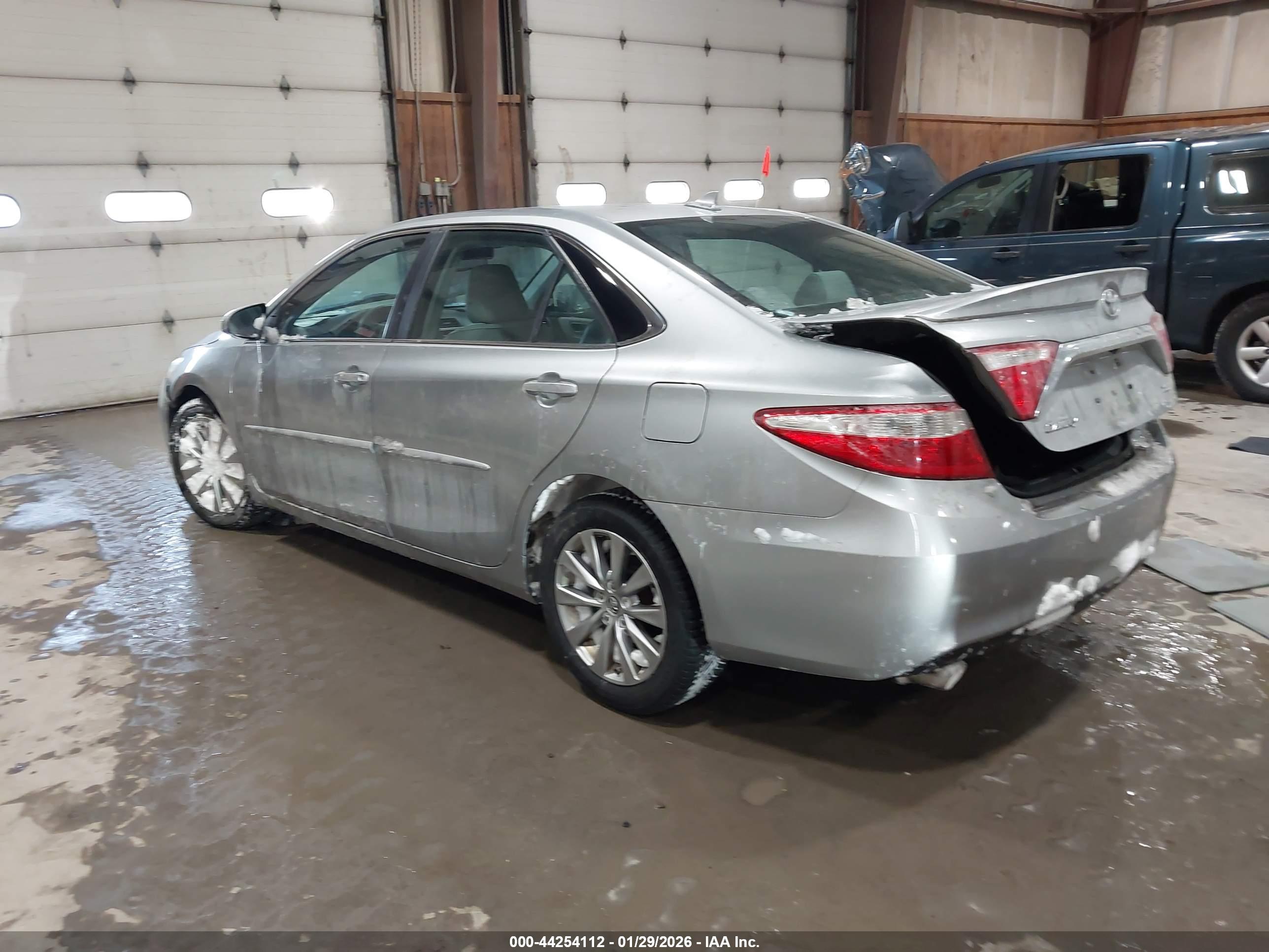 TOYOTA CAMRY image 3